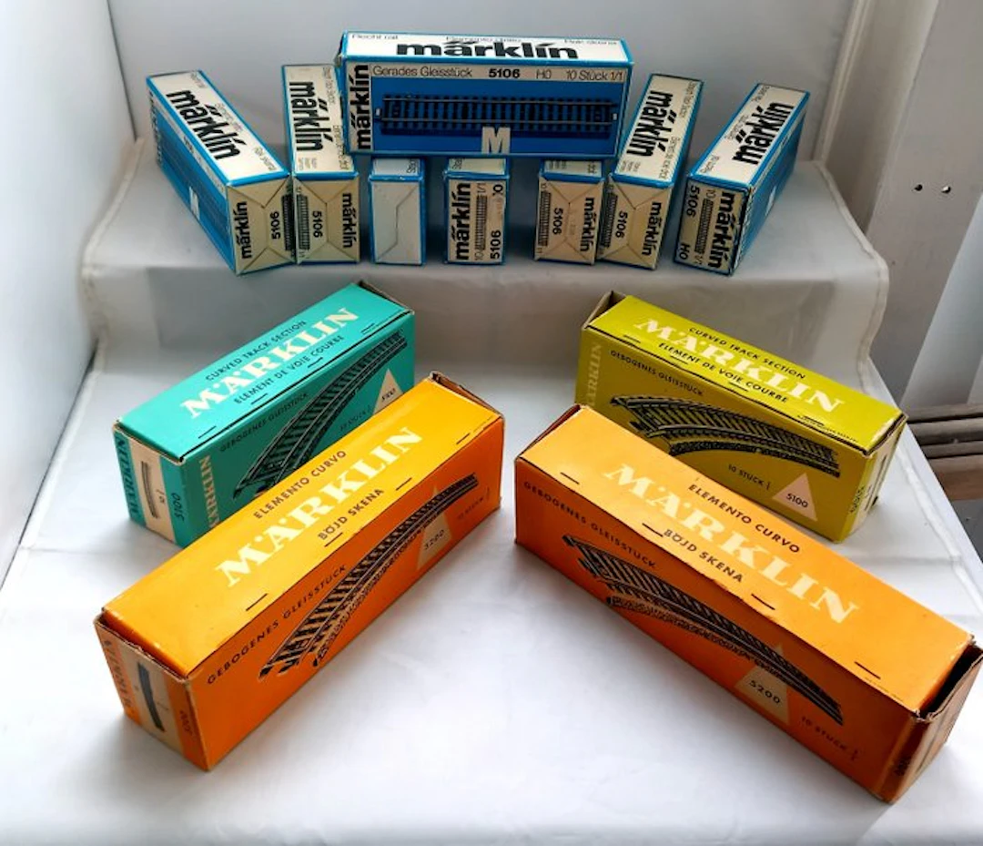 Märklin H0 - Model train tracks (120) - Märklin M-rails in original packaging