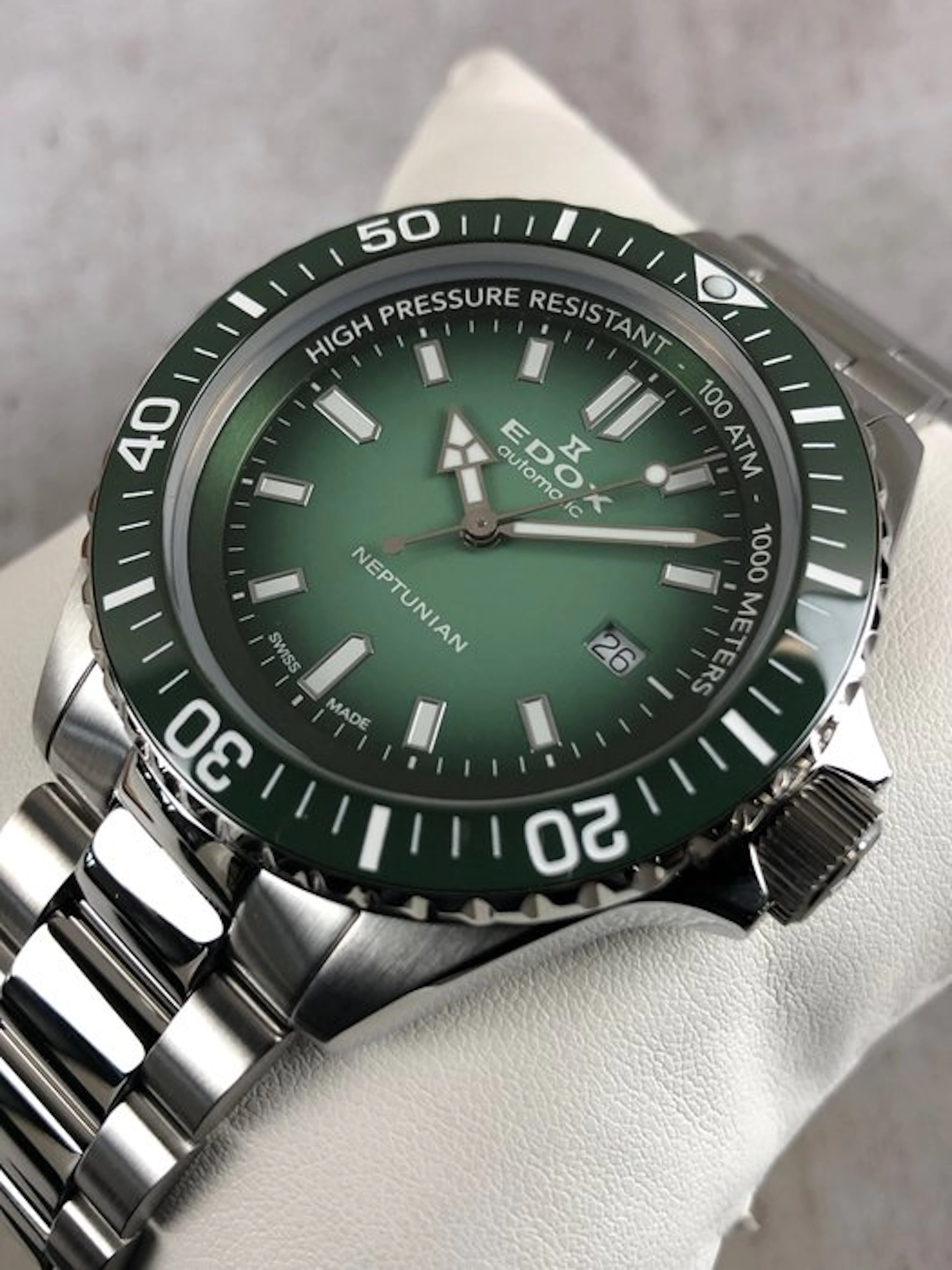 Edox - Skydiver Neptunian Automatic 1000M Diver...