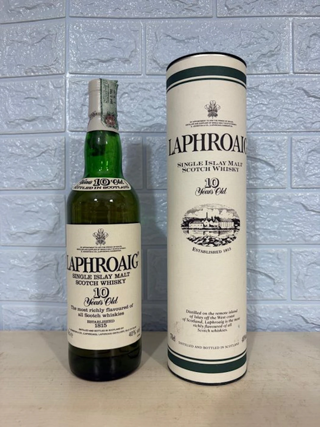 Laphroaig 10 years old - b. 1990s - 70cl