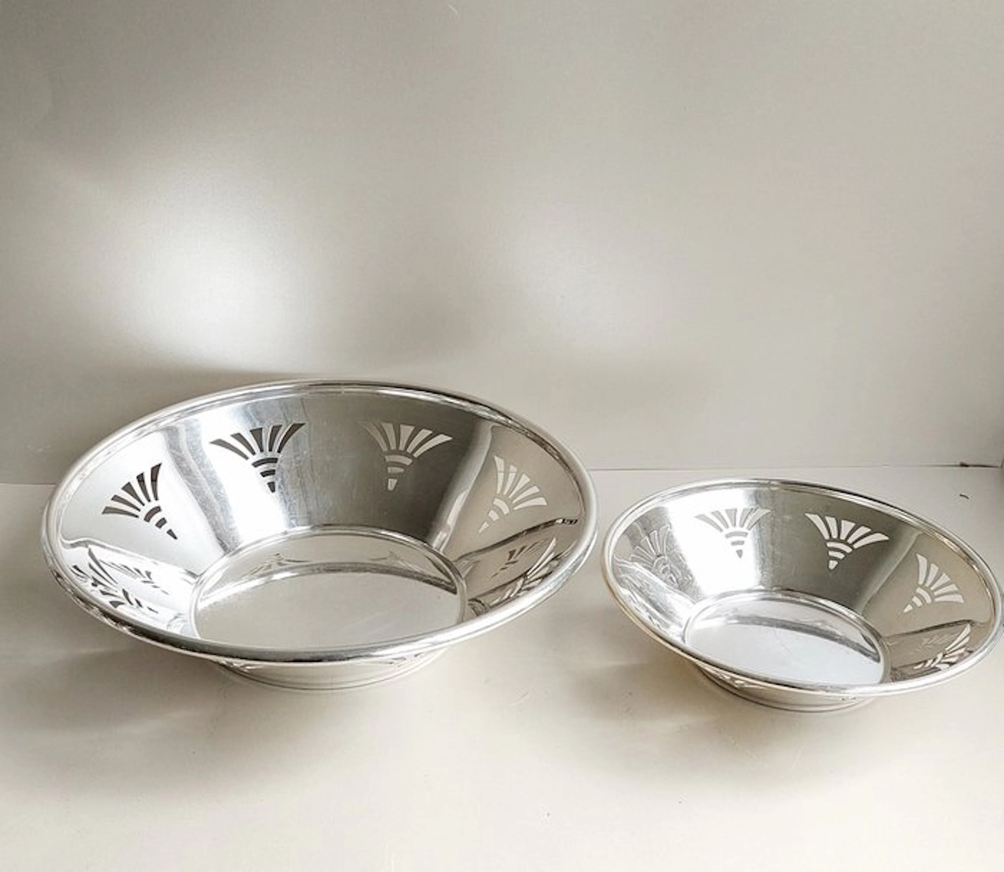 WMF - Platter (2) - Feather/Fan pattern - Silverplated...