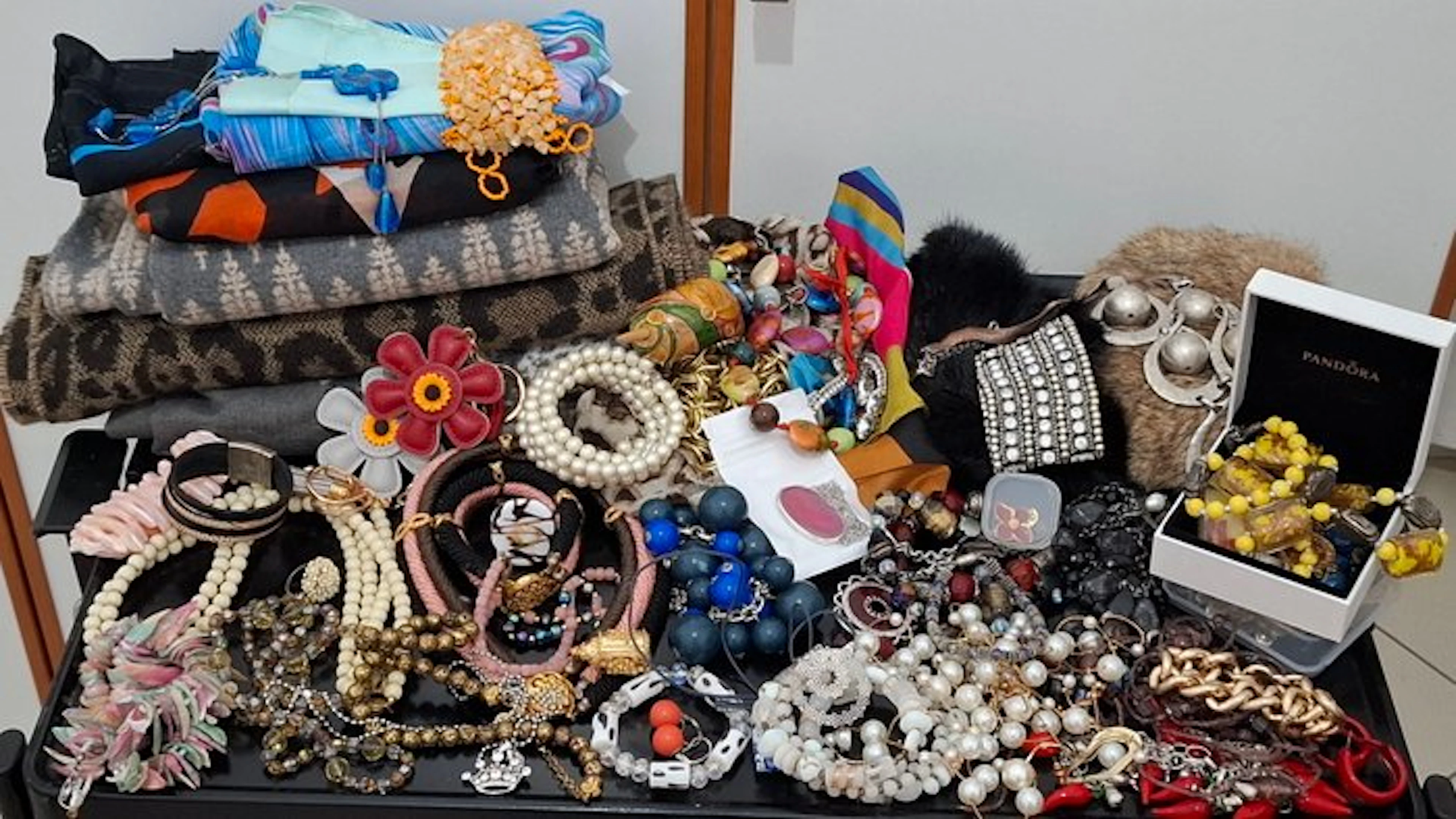 Themed collection - Costume jewelry and accessories