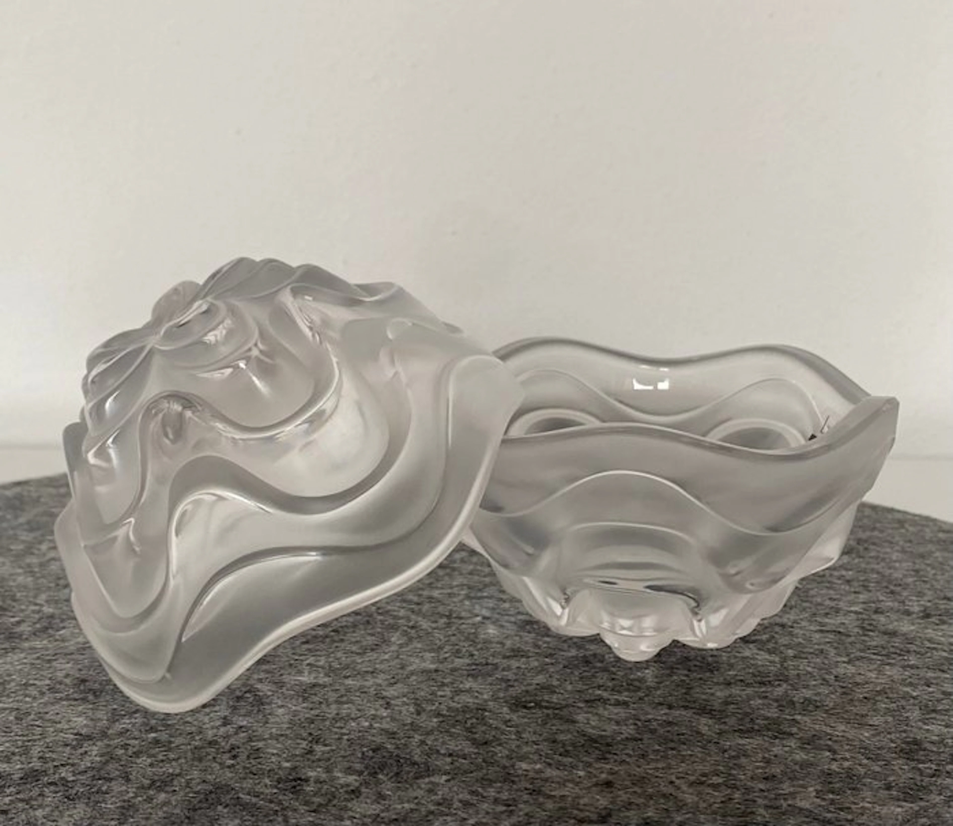 Decorative ornament - Lalique - Vibration - France
