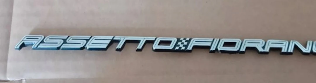 Bonnet ornament (1) - Ferrar - Ferrari badge Assetto Fiorano