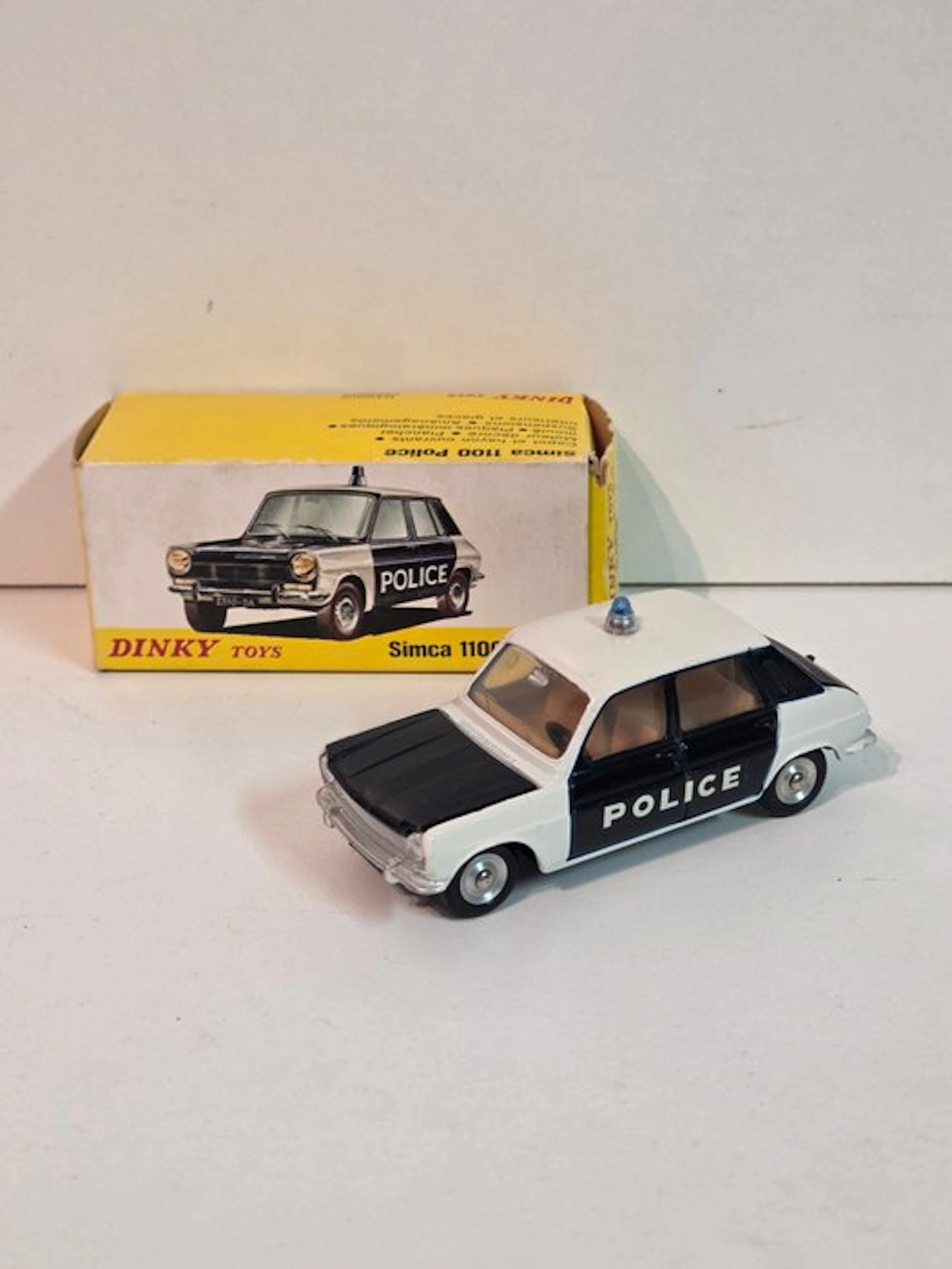Dinky Toys 1:43 - Model car - 1450 Simca 1100 Police Car