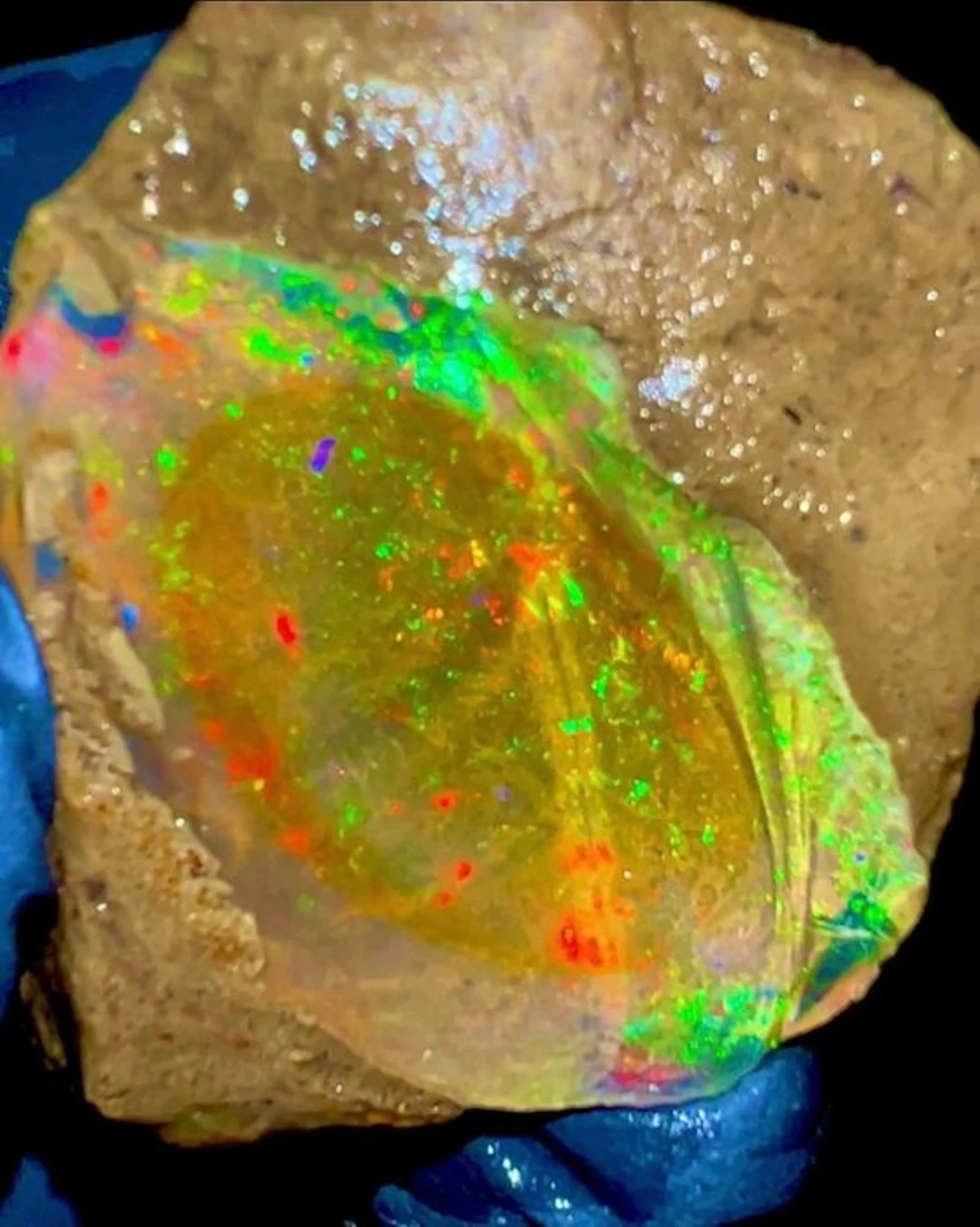 opale cristal wello 180 carats Crystal - Height: 50 mm...