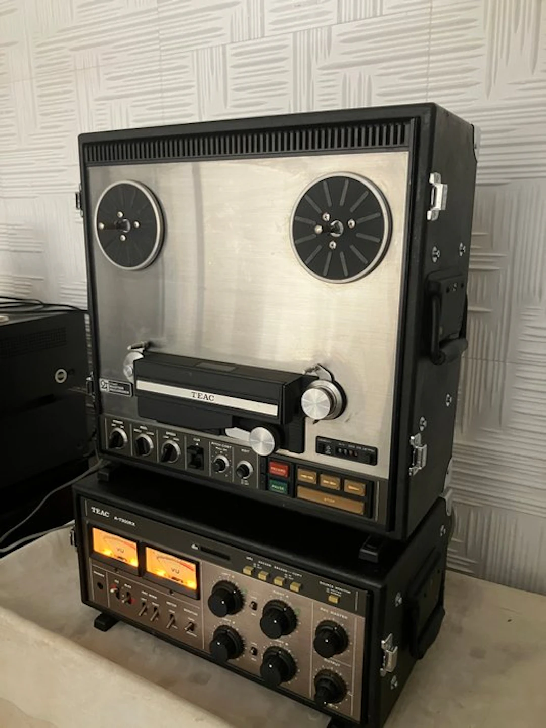 TEAC - A-7300RX 2-Track 2-Channel Direct-Drive Reel to reel deck 26 cm