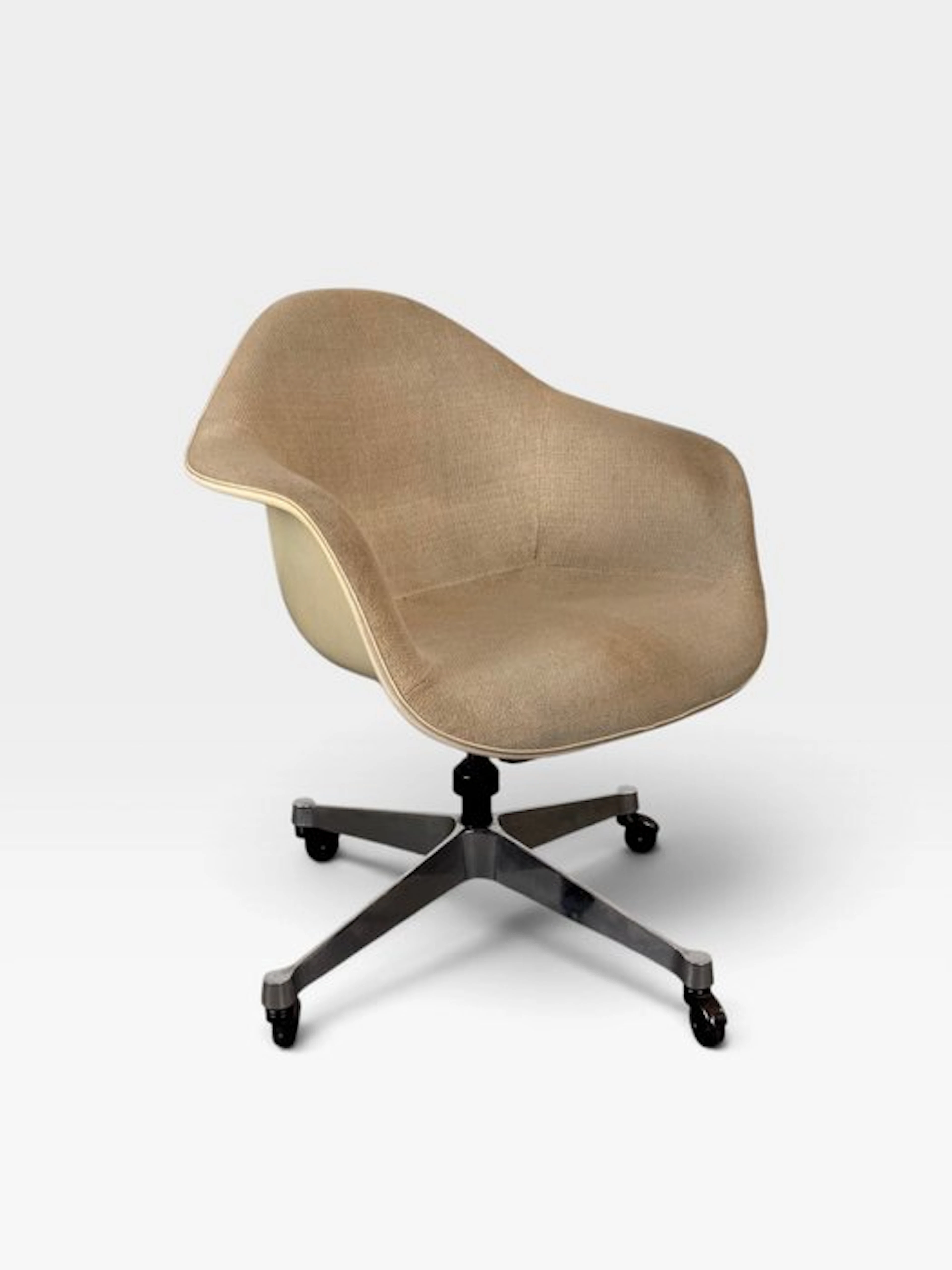 Herman Miller - Charles & Ray Eames - Office chair - DAT...