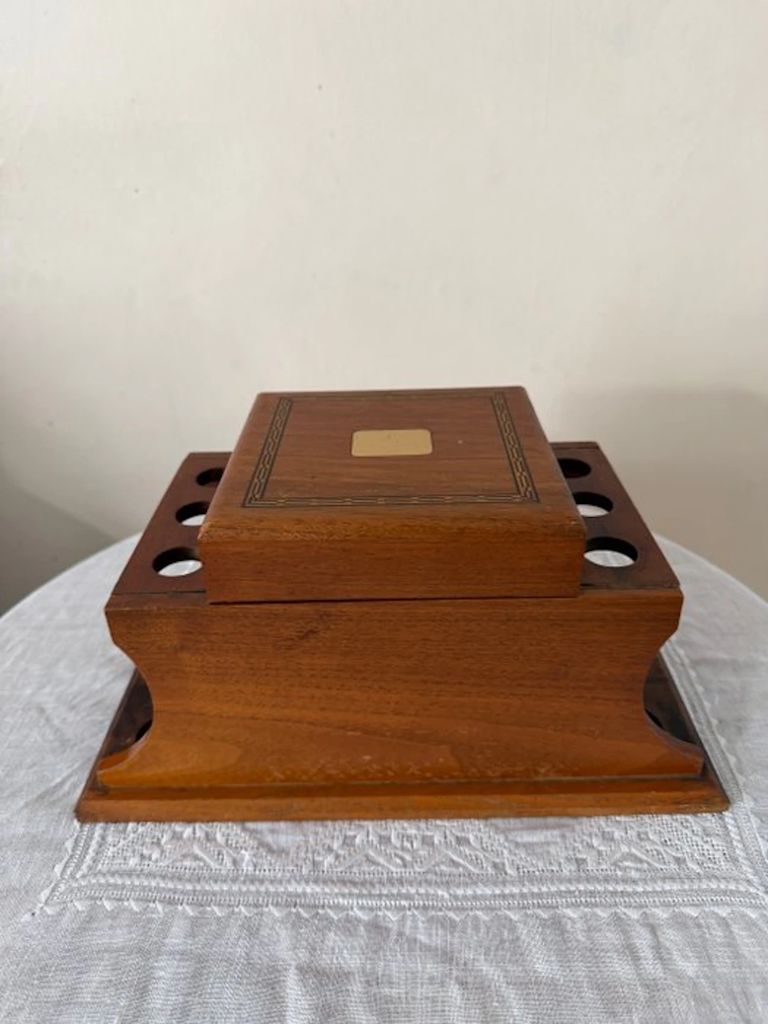Stand - Walnut - Pipe holder stand