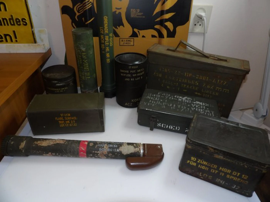 Diverse Armed Forces - Various Military Ammunition...