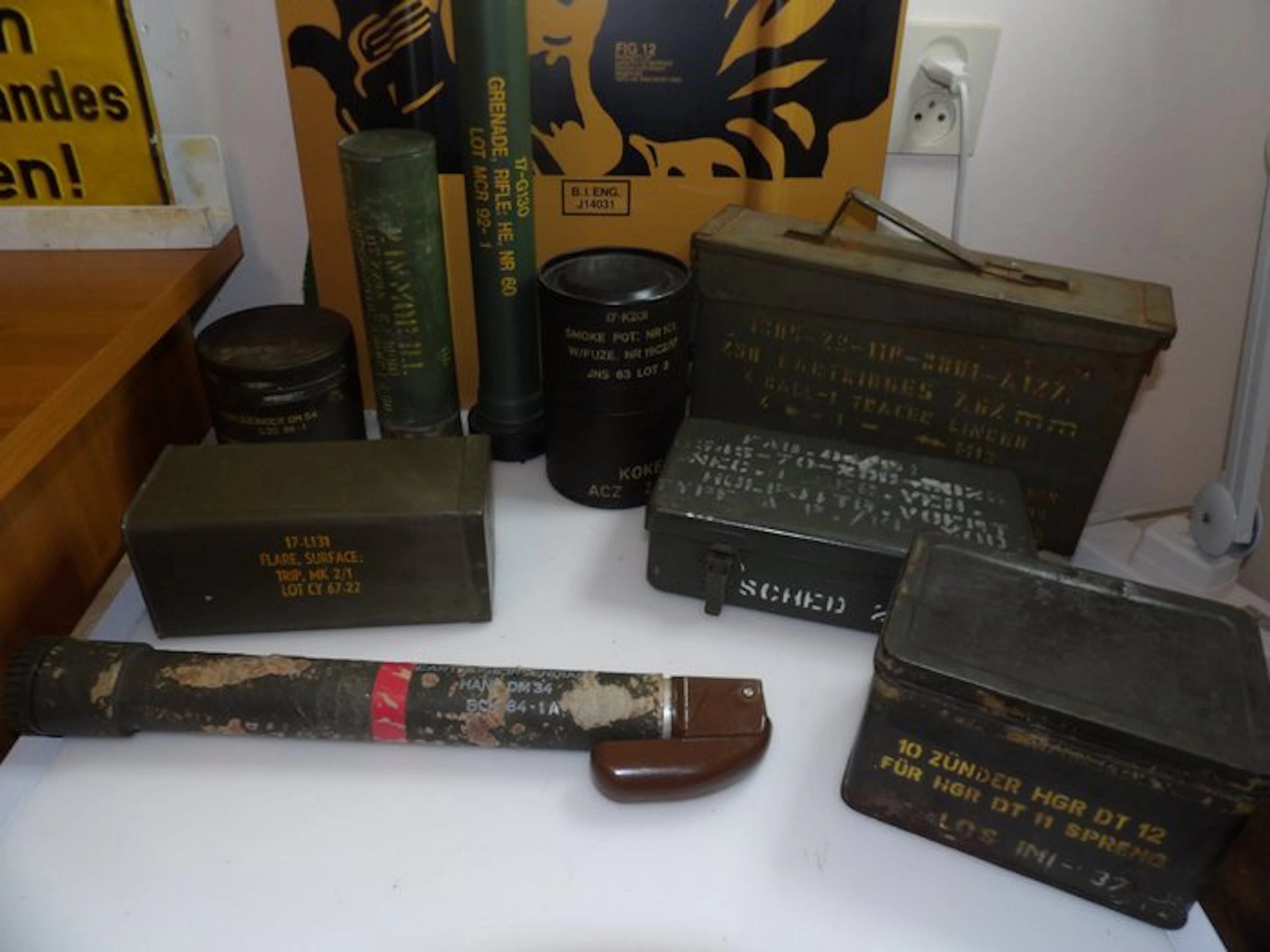 Diverse Armed Forces - Various Military Ammunition...