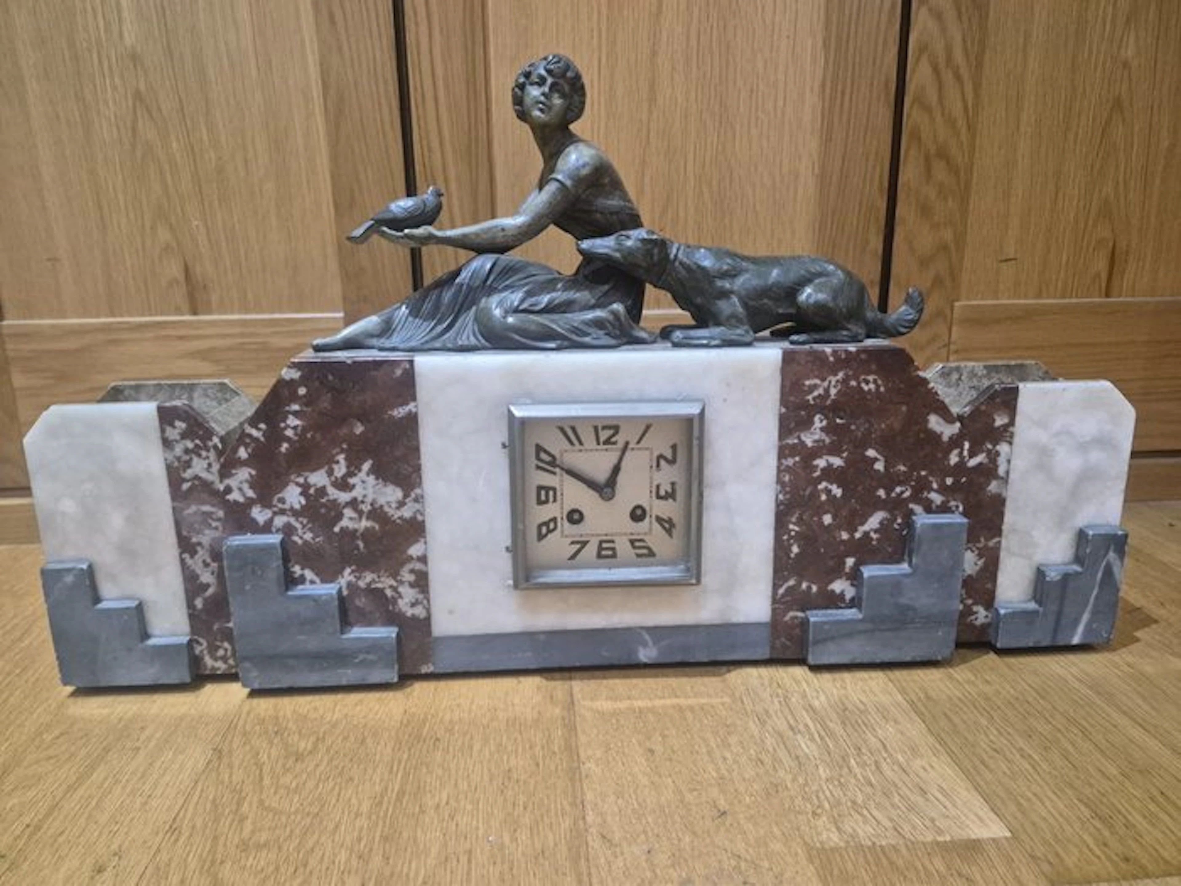 Mantel clock - French Art Deco mantel clock with female figure