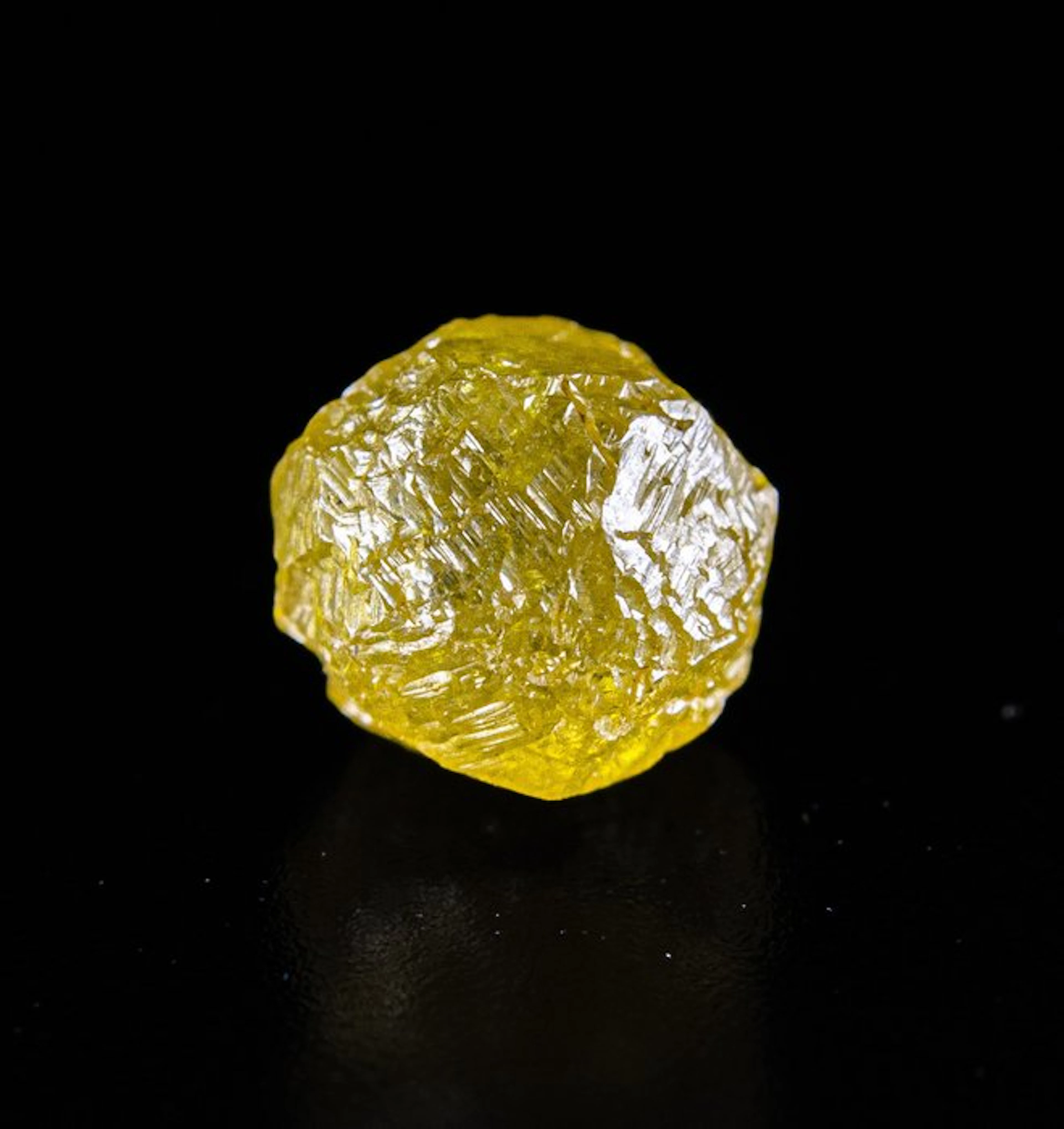 DIAMOND Fancy Intense Yellow - EXCEPTIONAL VVS - NO...