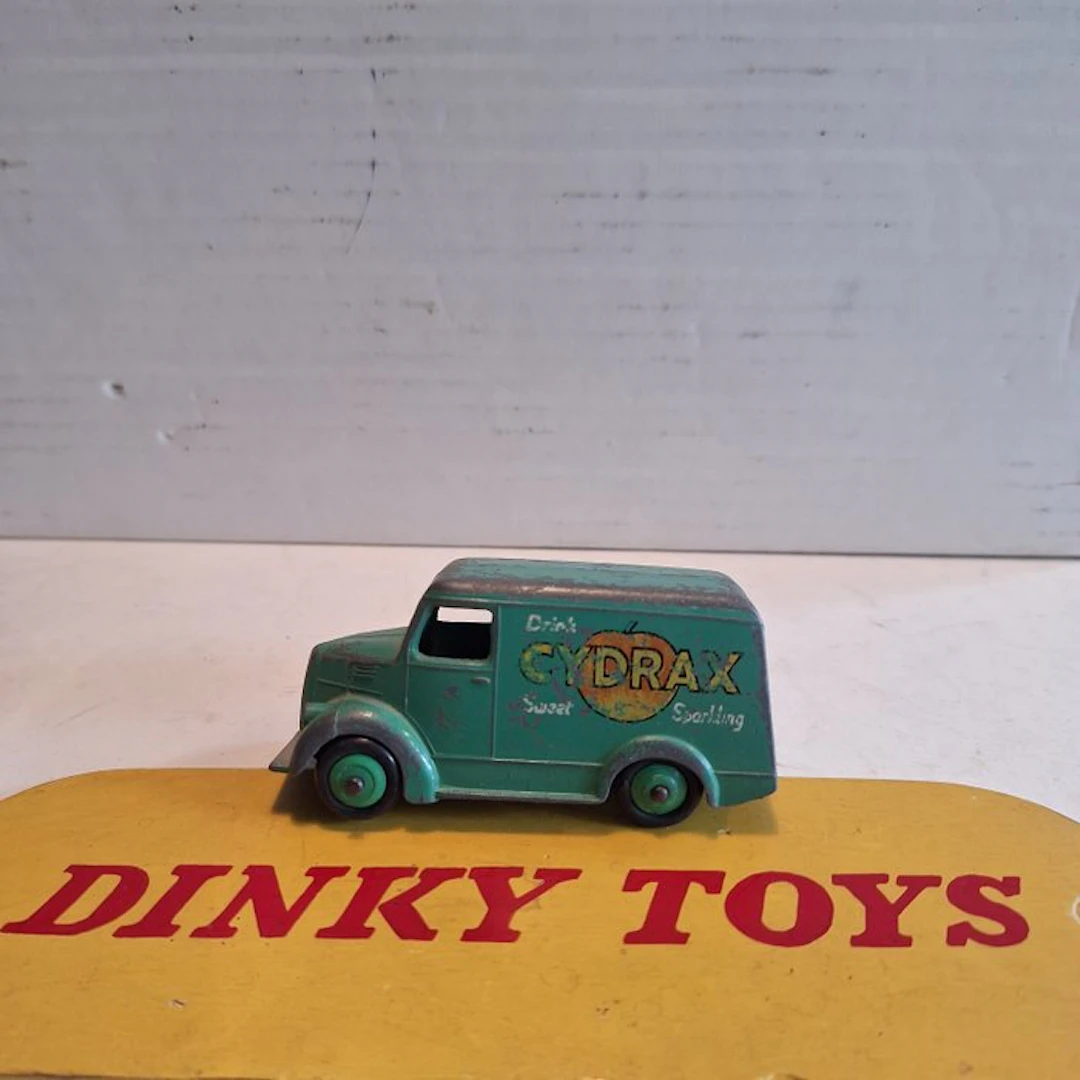 Dinky Toys 1:43 - Model car - Dinky Toys - Trojan Series "CHIVERS"