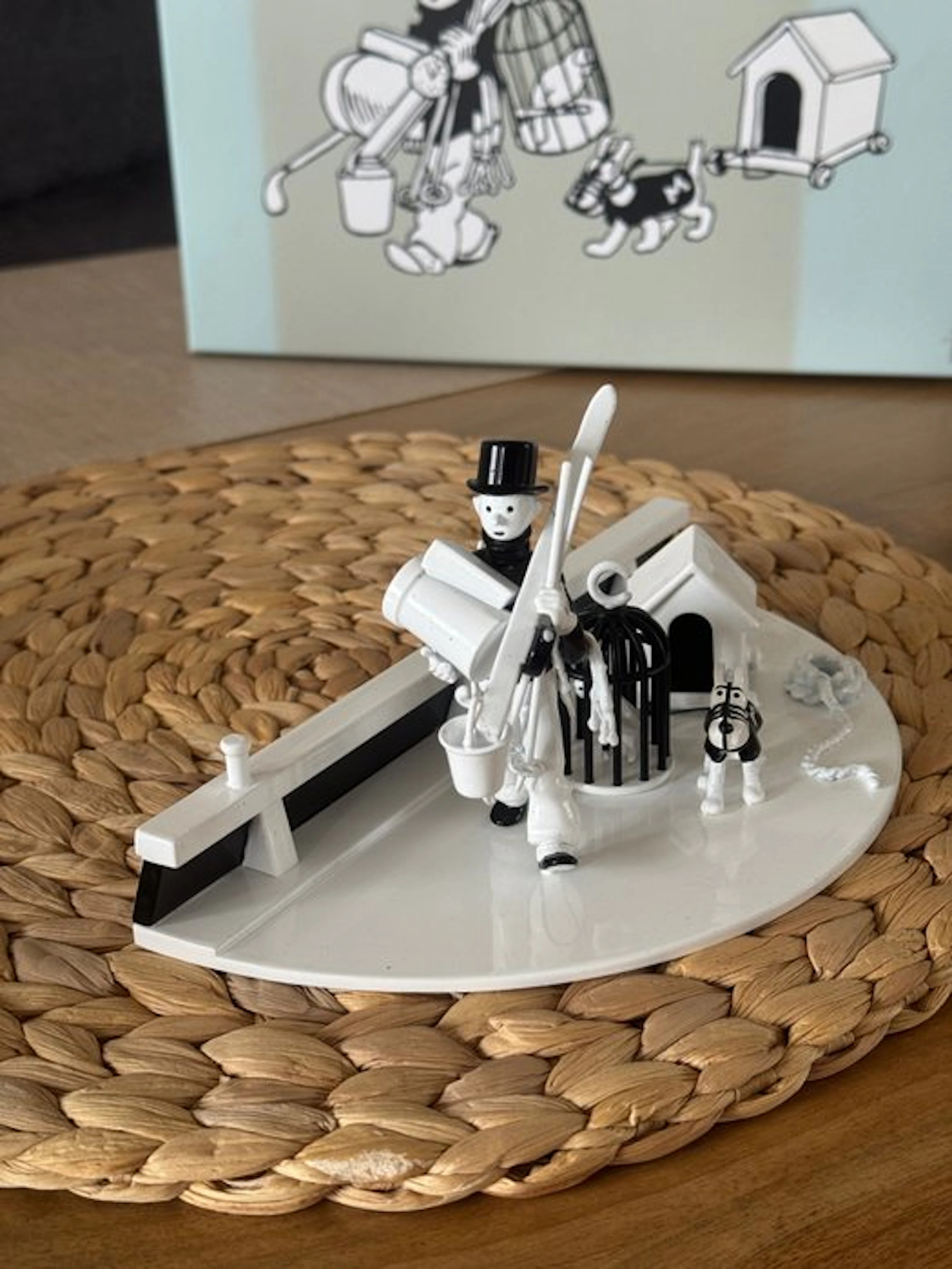 Tintin - 1 Moulinsart Figurine 29261 - Bric-a-brac Black & White