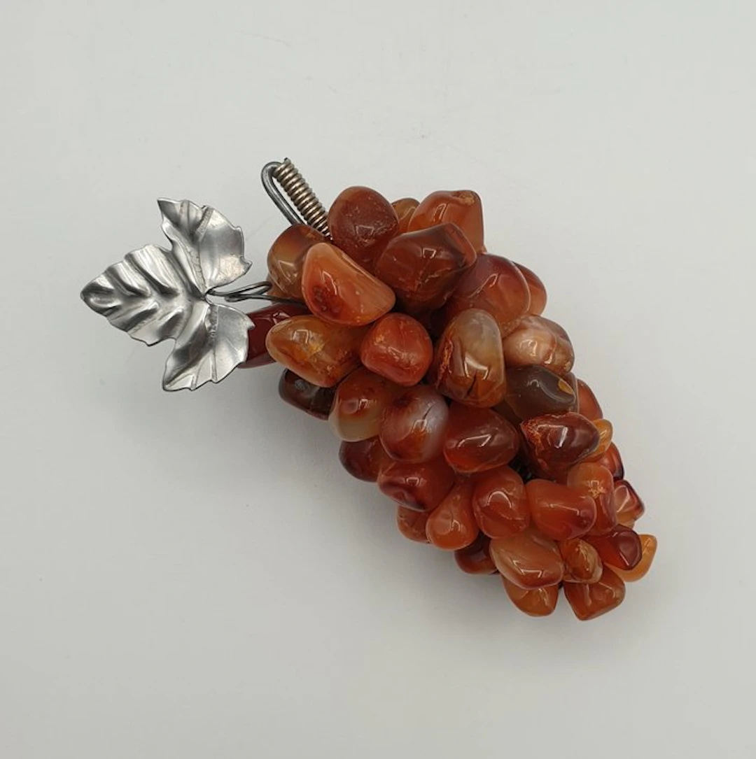Grappolo d'uva in agata corniola e metallo argentato - Figurine - Agate, Metal