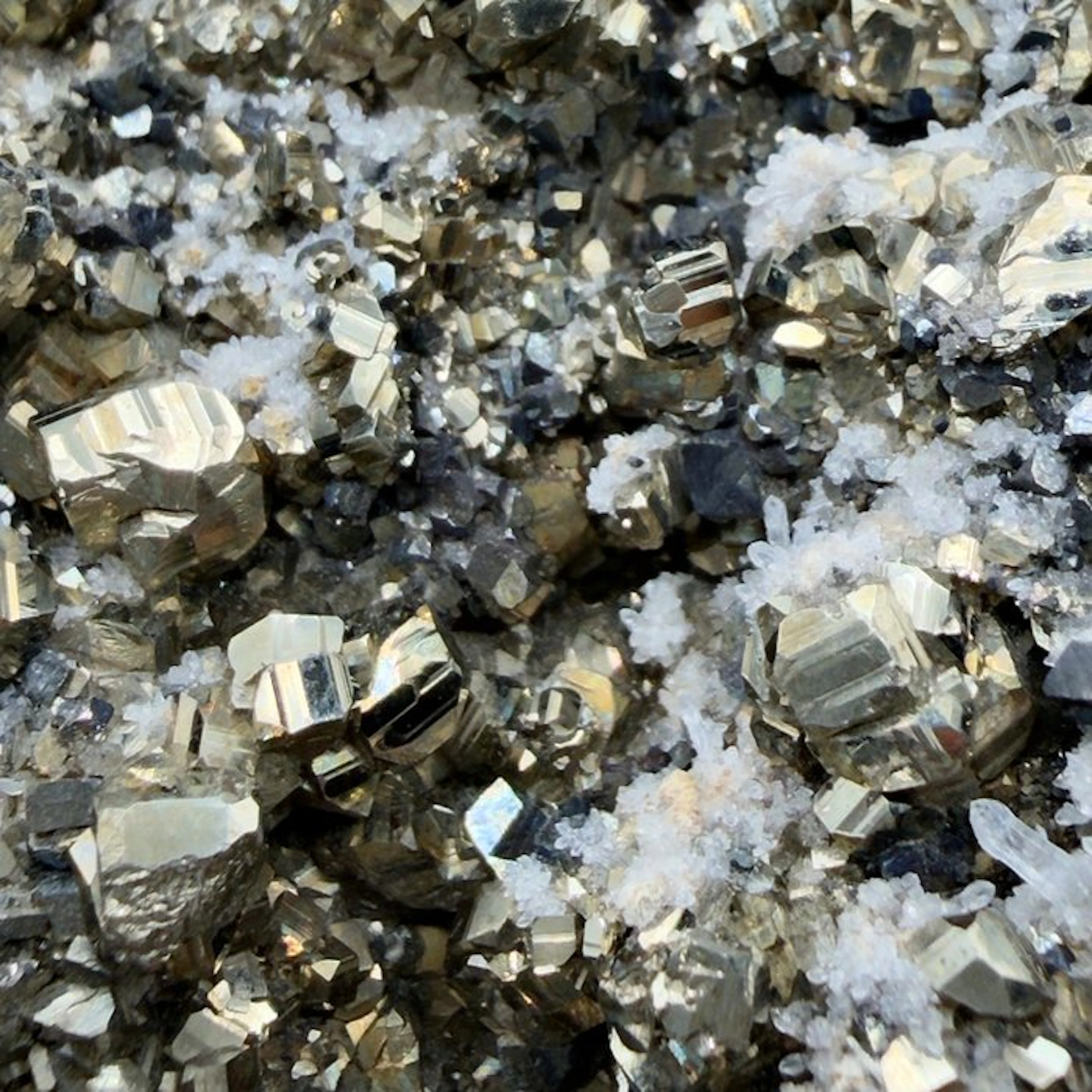 Pyrite Rough - Height: 13 cm - Width: 12 cm- 1221 g - (1)