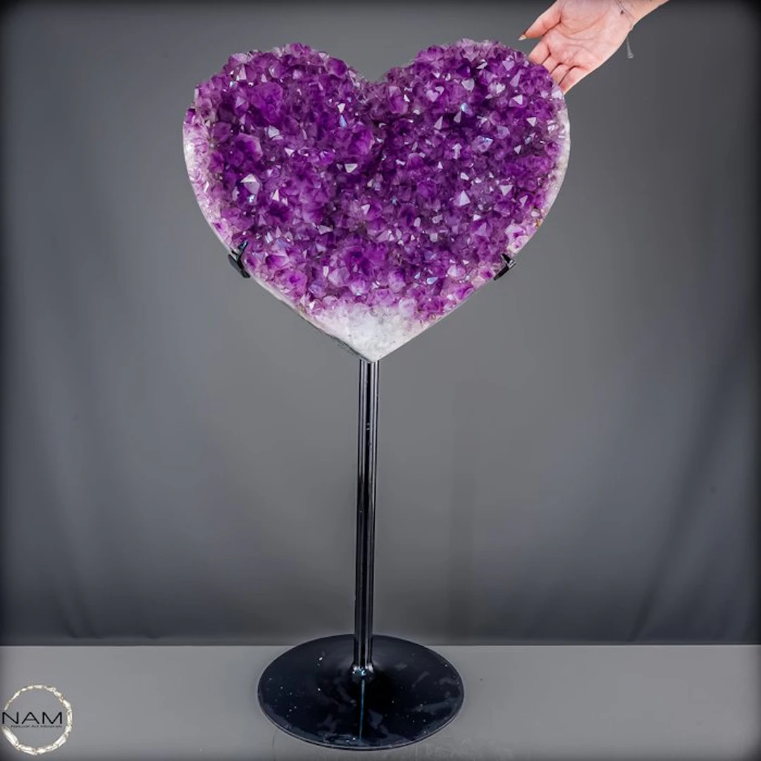 Monumental Amethyst Heart on a Metal Stand – Uruguay | 26.2 kg- 26201.49 g