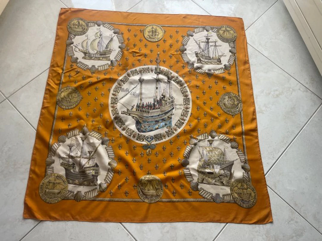 Hermès - Nefs d'Or - Foulard