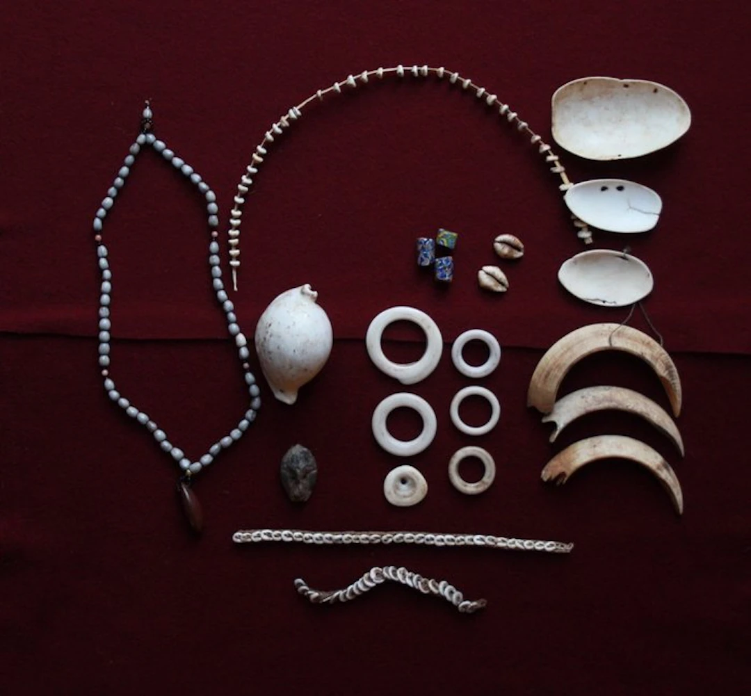 Jewelry assortment: conical coins