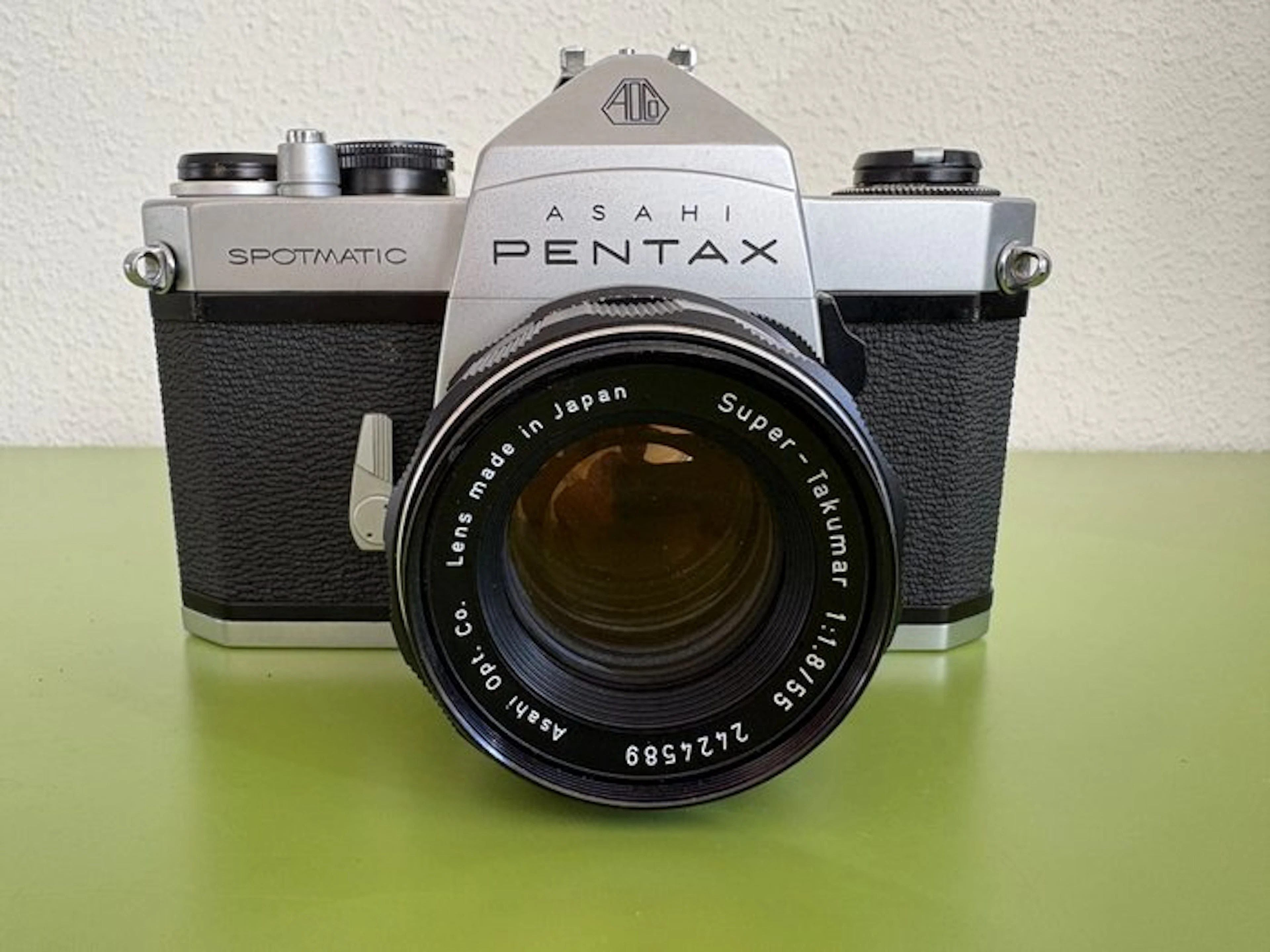 Asahi, Pentax Spotmatic SP + Super-Takumar 1,8/55mm - M42 | Analogue camera