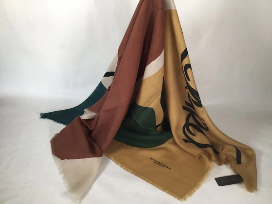 Burberry - 100%CACHEMIRE - Scarf
