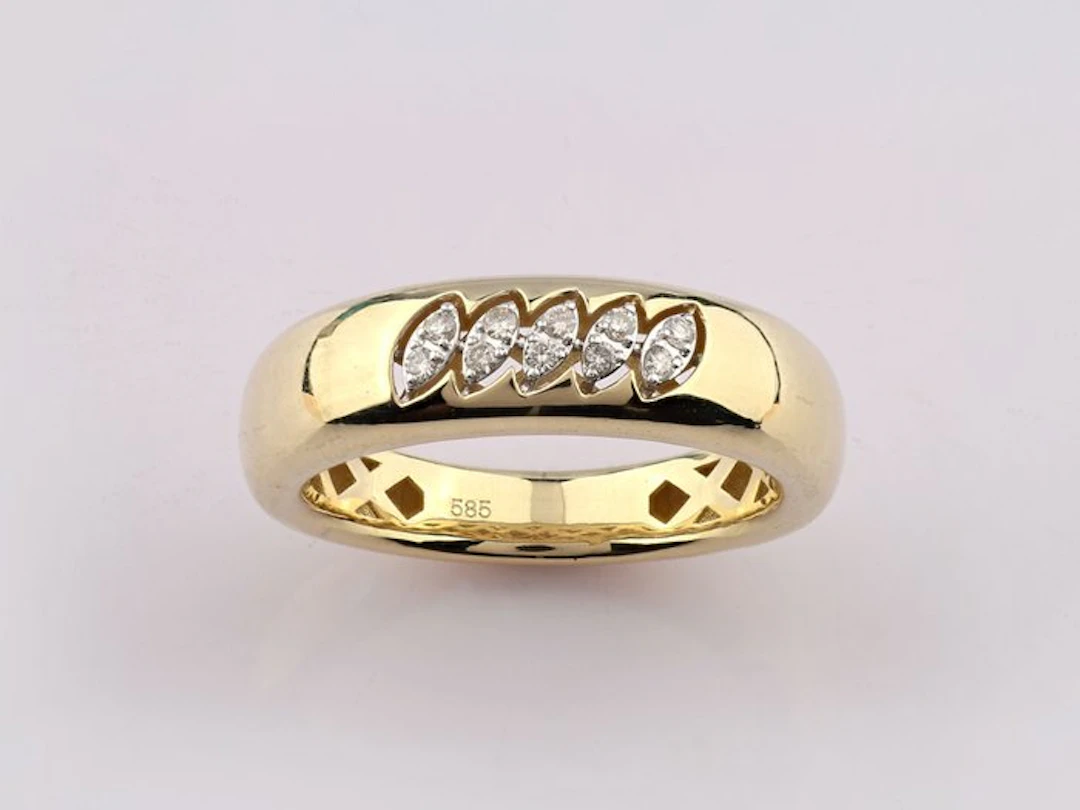 Ring - 14 kt. Yellow gold - 0.08ct. tw. Diamond (Natural)