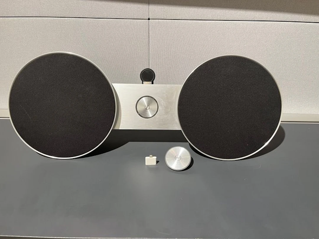 Bang & Olufsen - BeoSound 8 Speaker