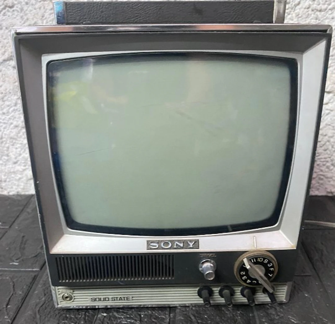 Television - Sony 9-51UET