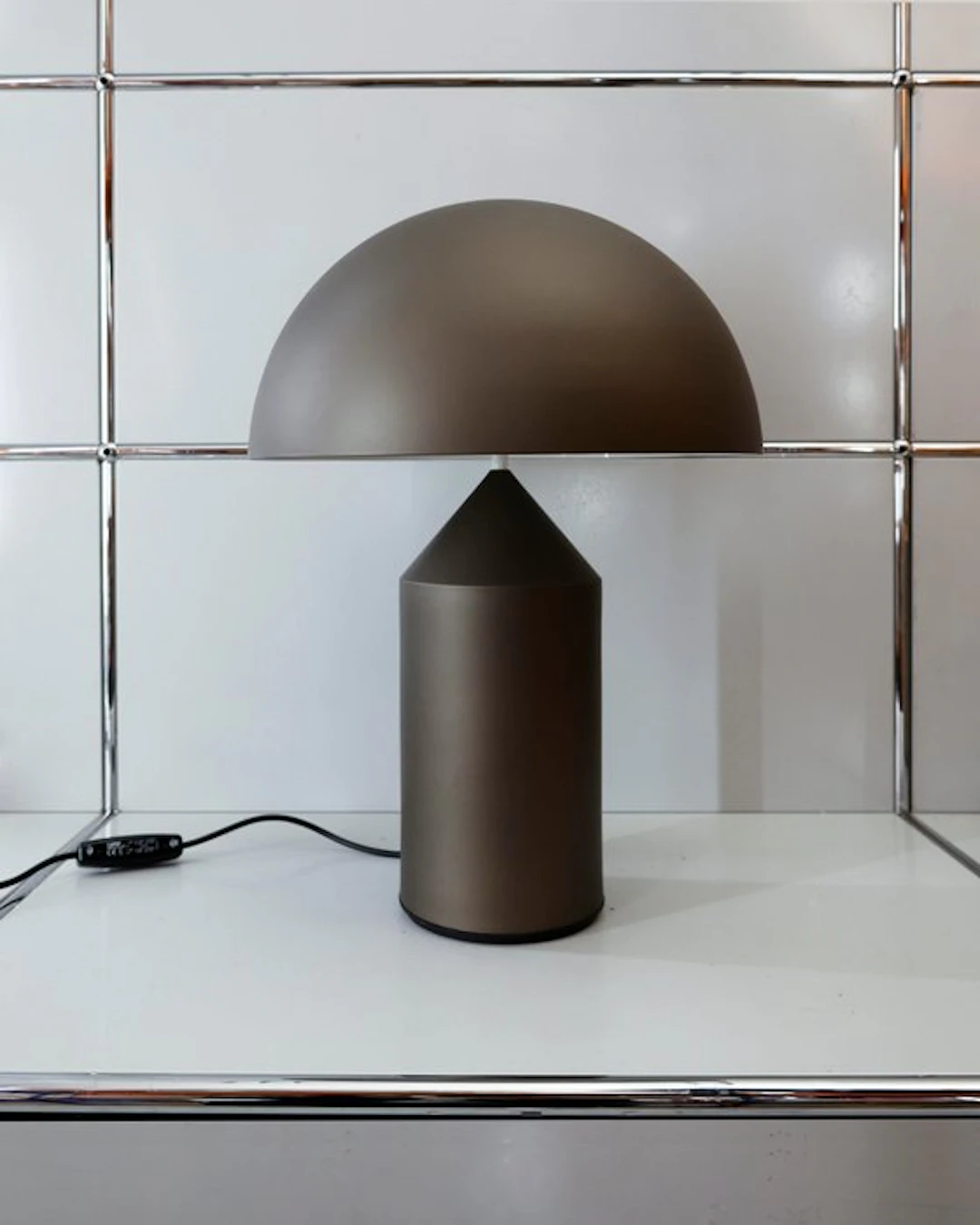 Oluce - Vico Magistretti - Table lamp - Atollo 239 Medium - Bronze - Aluminium