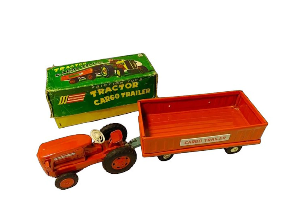 ZELDZAAM - SSS Japan - Farm Tractor with Cargo Trailer...