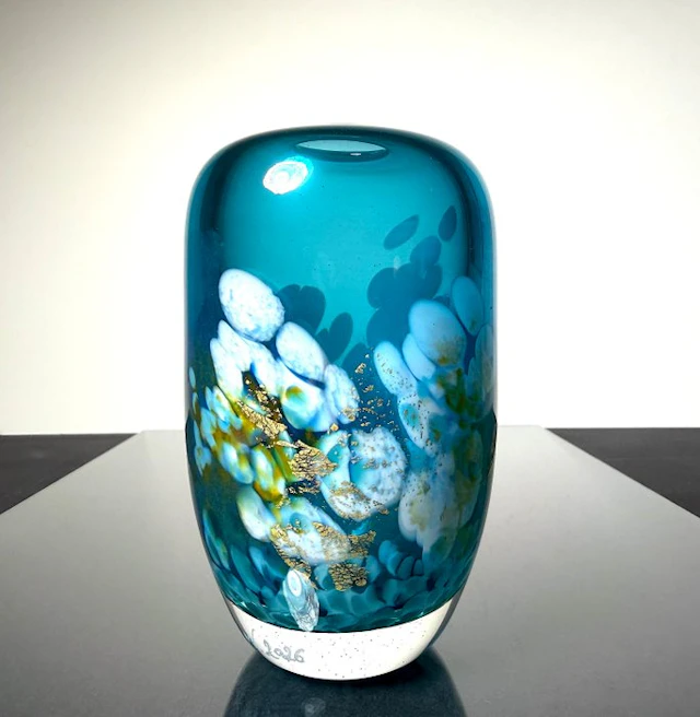 Maxence Parot - Vase - Unique vase with opaline colors and gold. - Glass