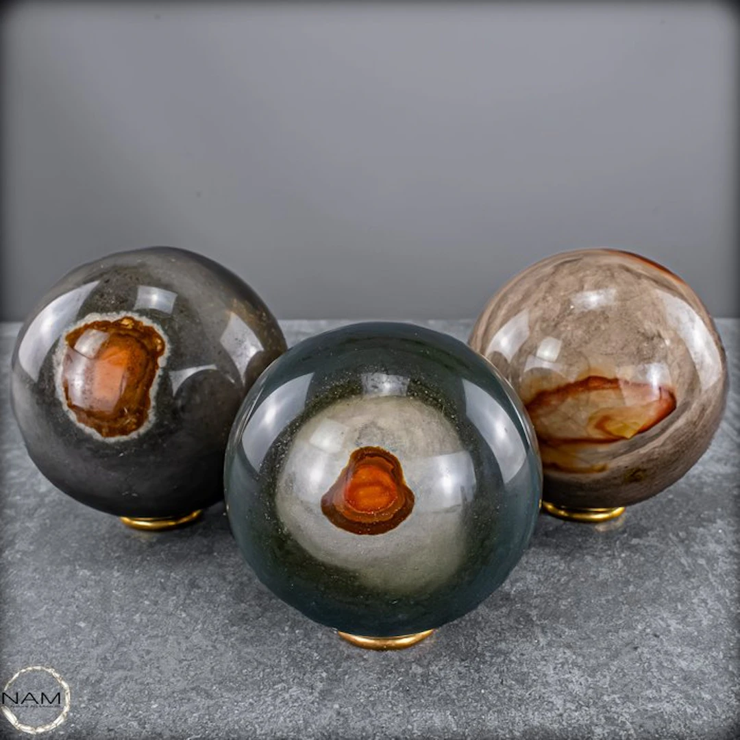 Natural polychrome jasper spheres – Color-intensive set...