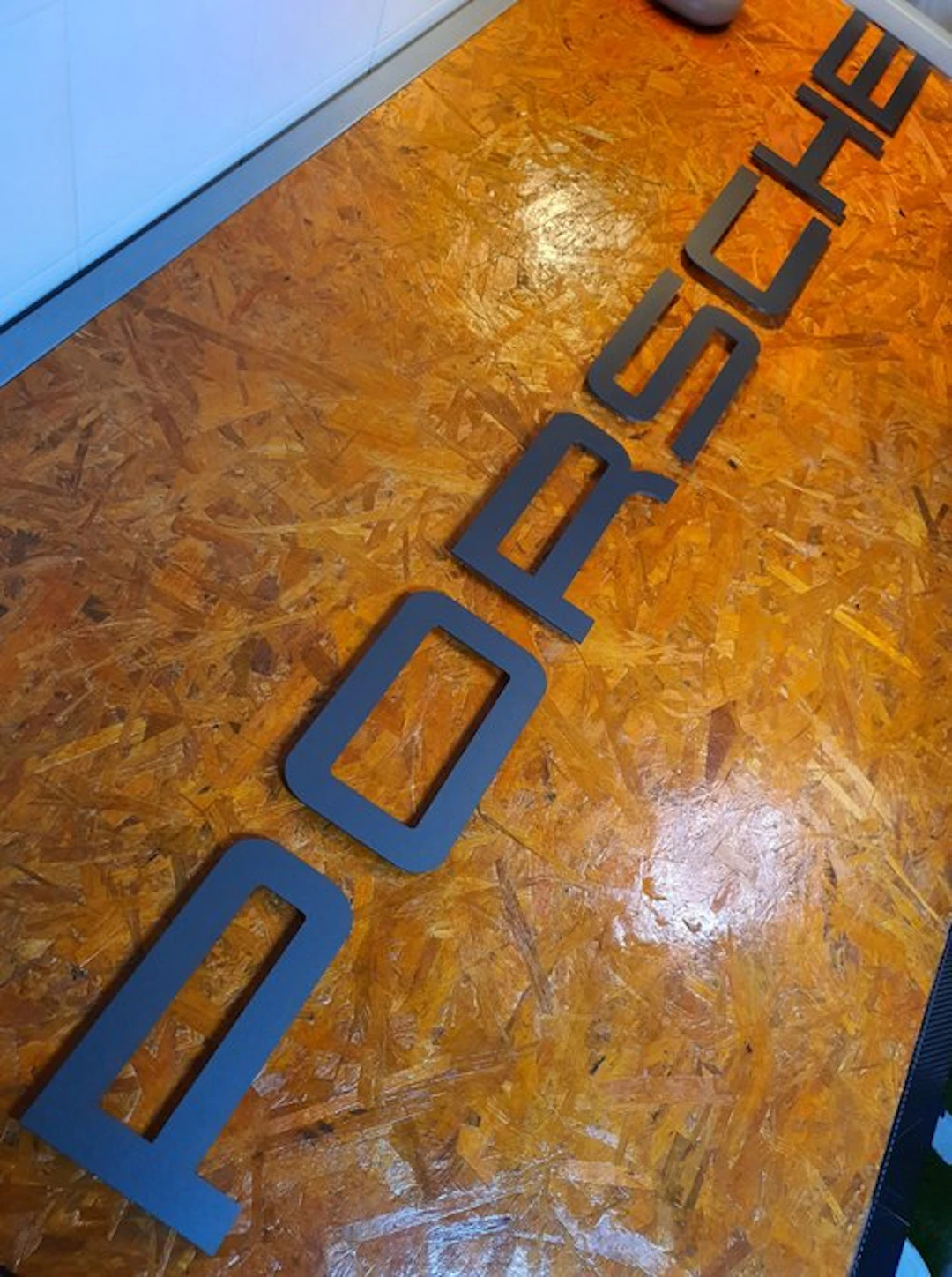 Sign - Porsche - Professional wall logo in Aluminium*...