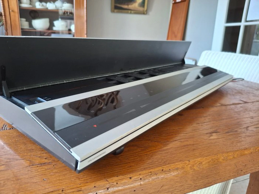 Bang & Olufsen - Beomaster 3000 type 2937 Solid state stereo receiver