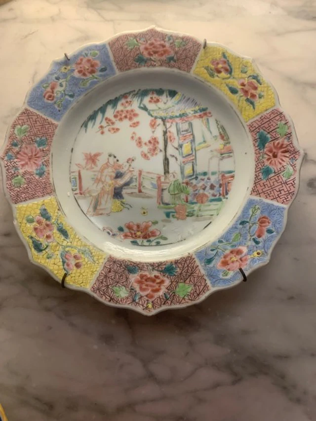 Plate - Porcelain - famille rose