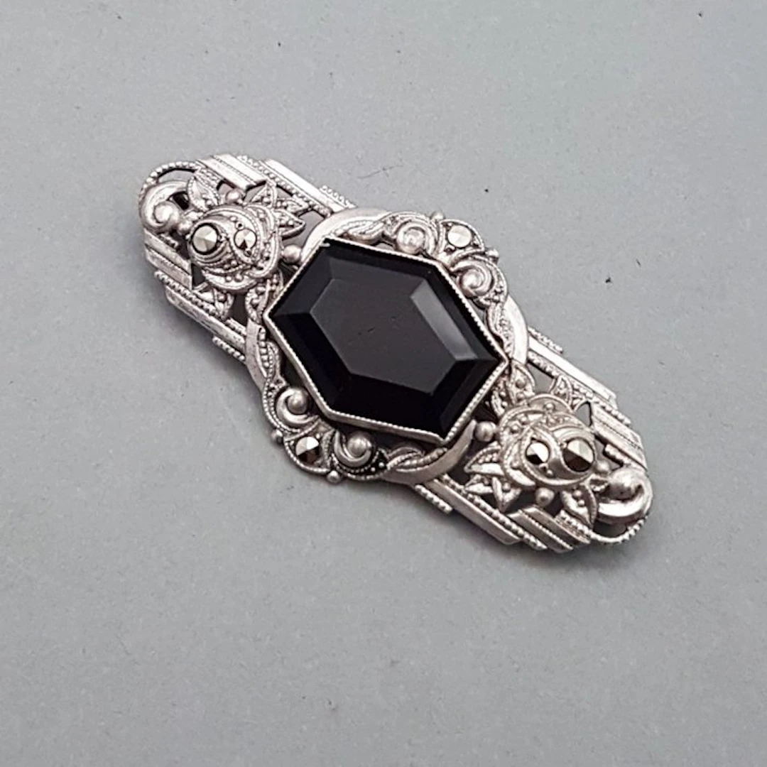 "Laurin" Art Deco - Brooch - + Markasieten.
