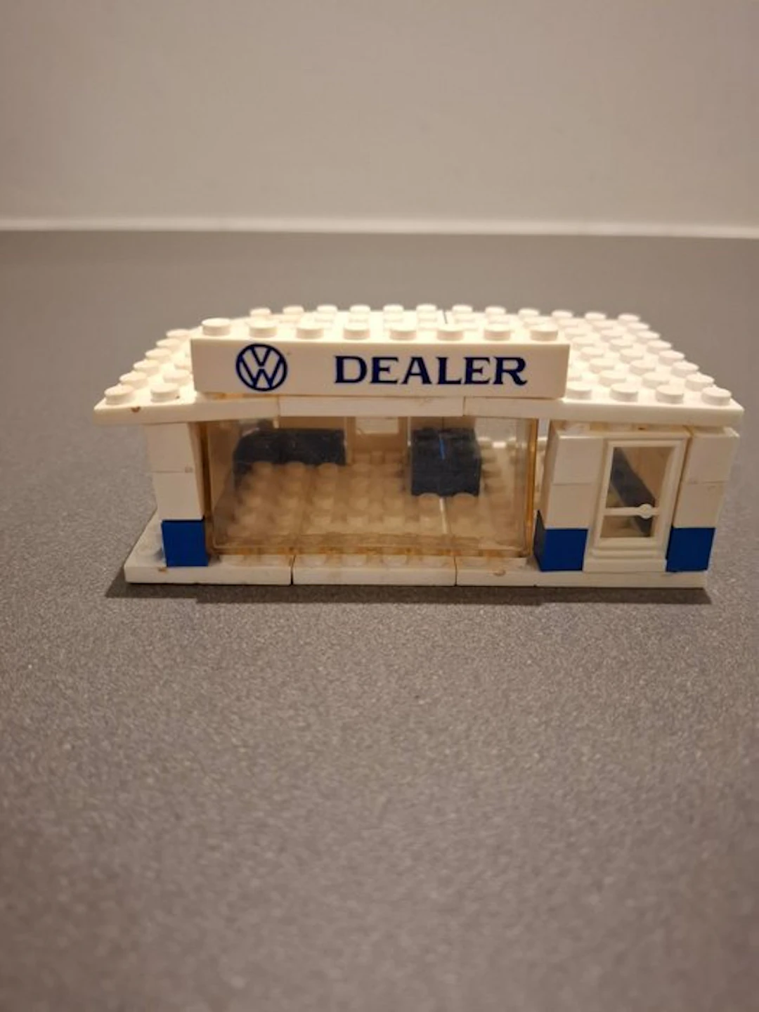 LEGO Set - 307 - Classic Town - Volkswagen Dealer
