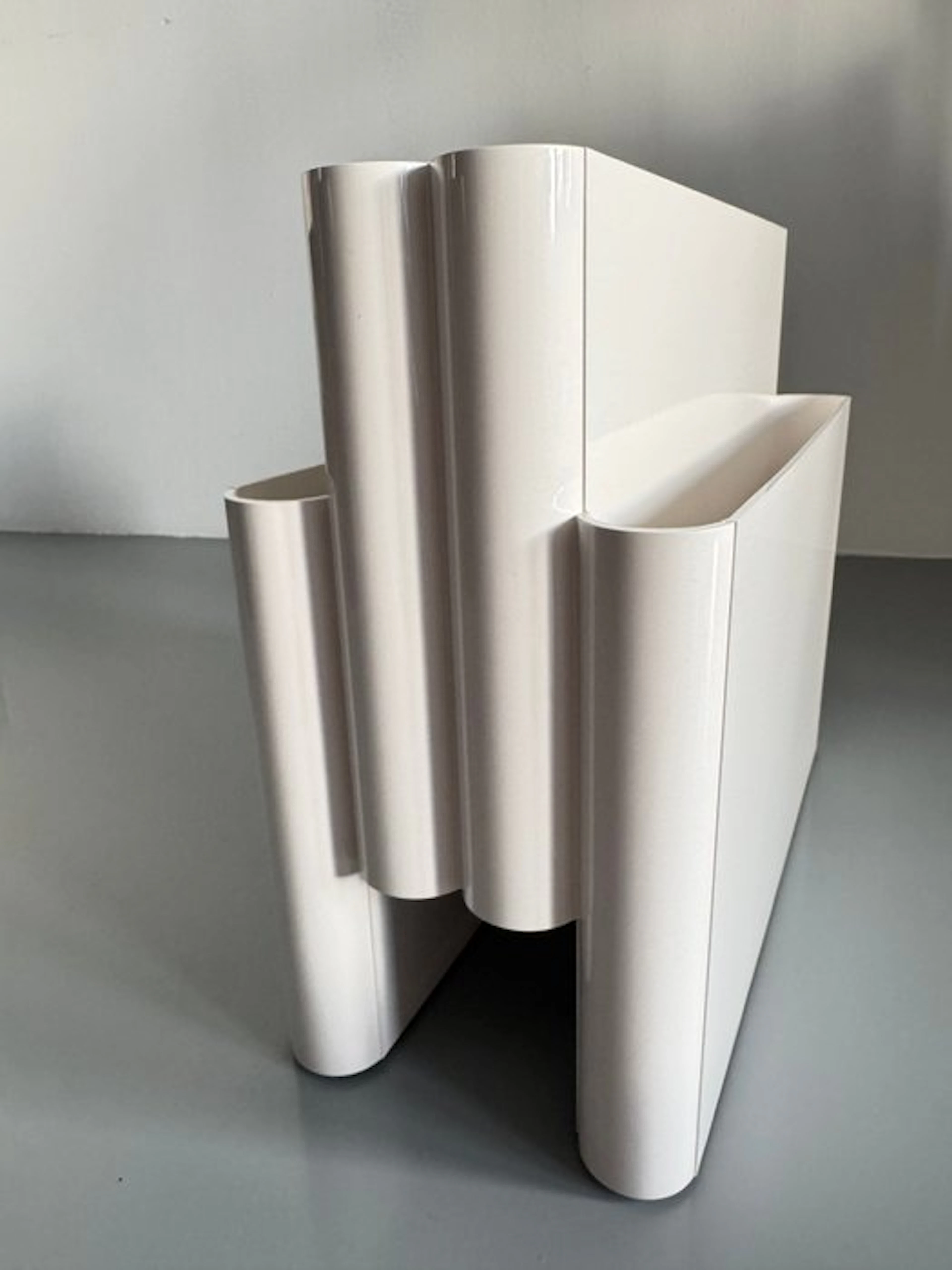 Kartell - Giotto Stoppino - Magazine rack - Four compartments - Plastic
