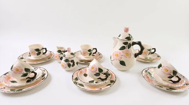 Villeroy & Boch - Wildrose - Coffee set for 6 (21) - Ceramic - like new