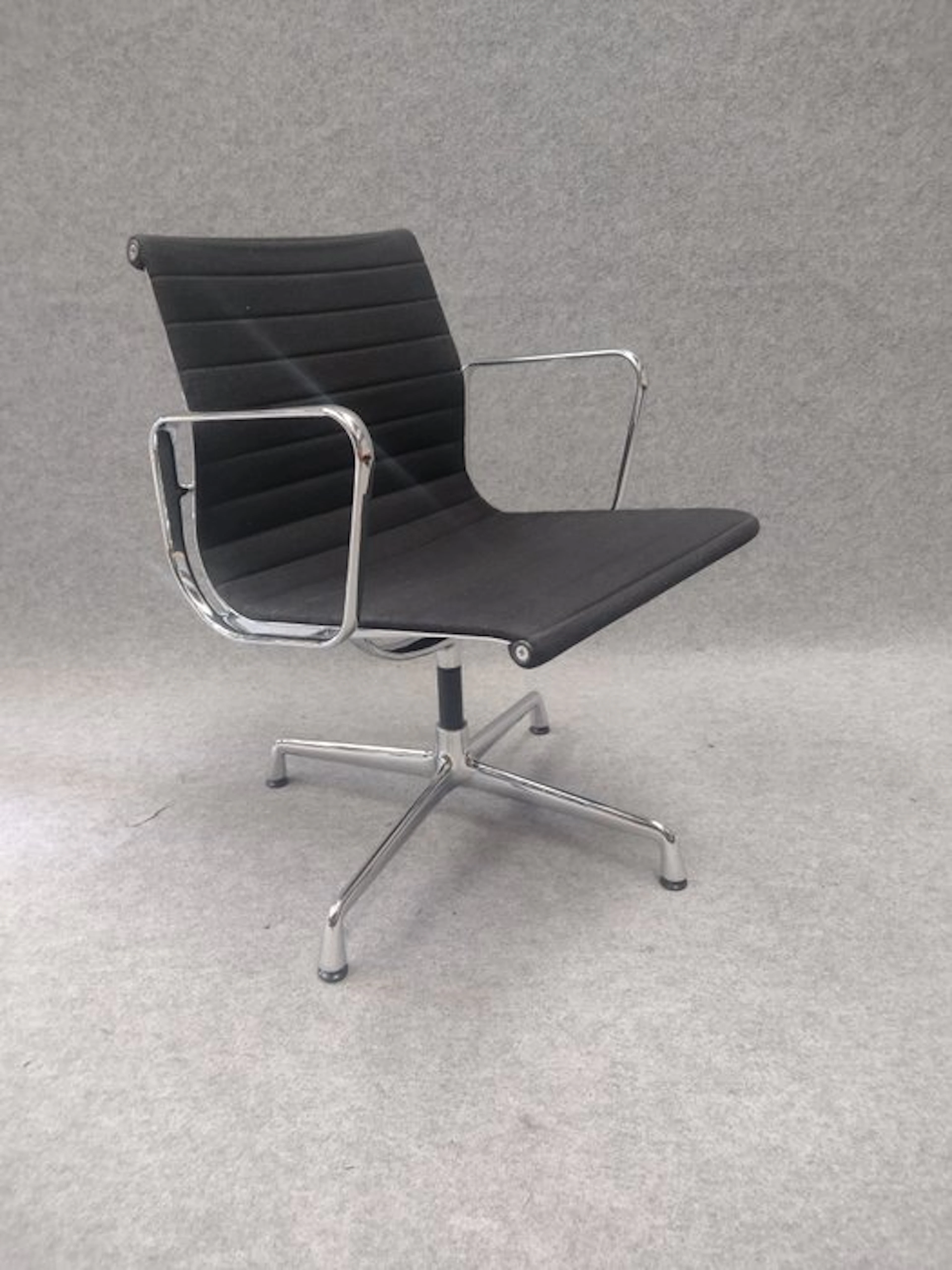 Vitra - Charles & Ray Eames - Chair - EA108 - Chrome, Steel, Textile