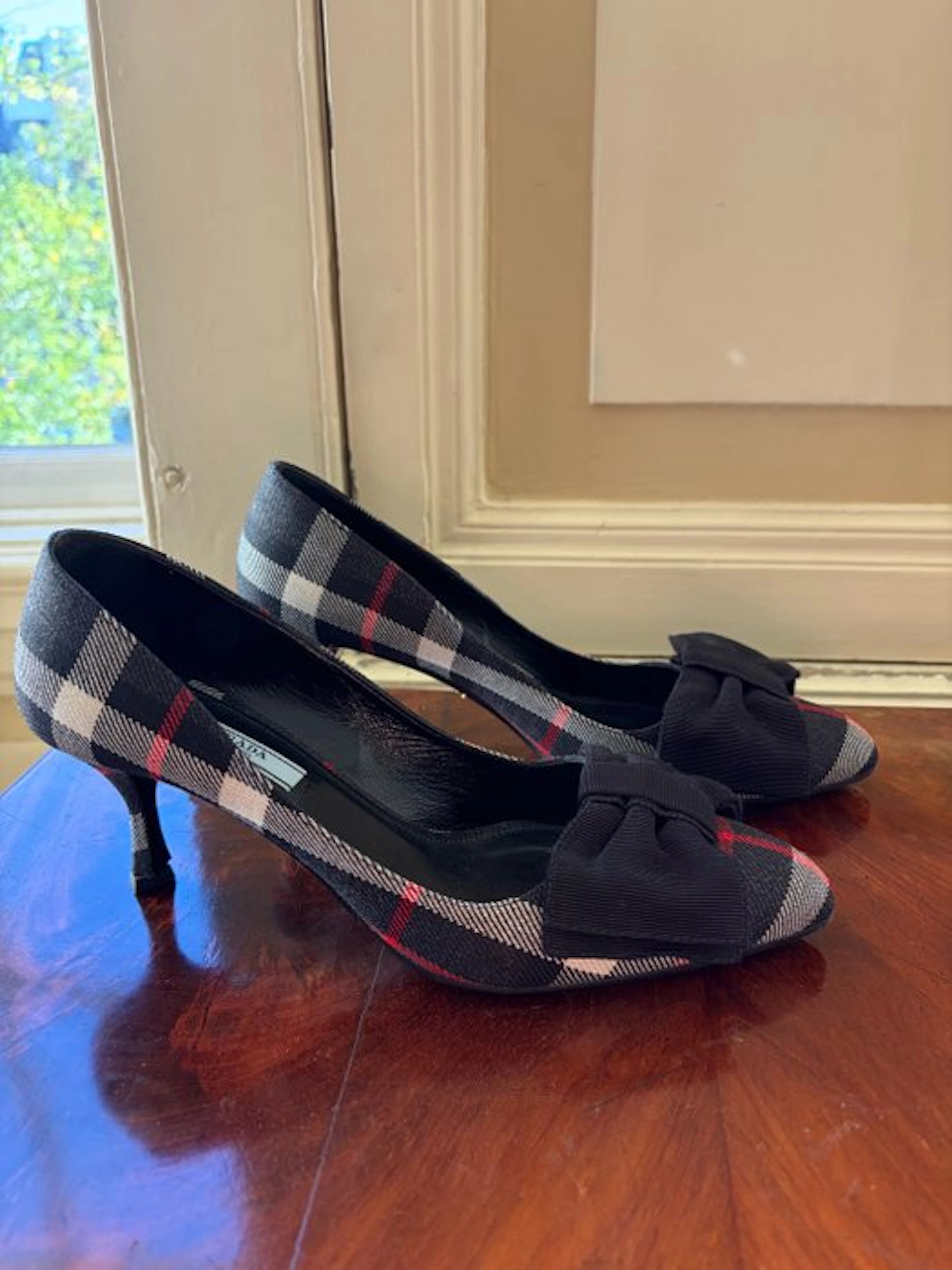 Prada - Heeled shoes - Size: EU 40