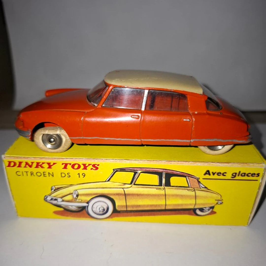 Dinky Toys 1:43 - Model car - Citroën DS 19