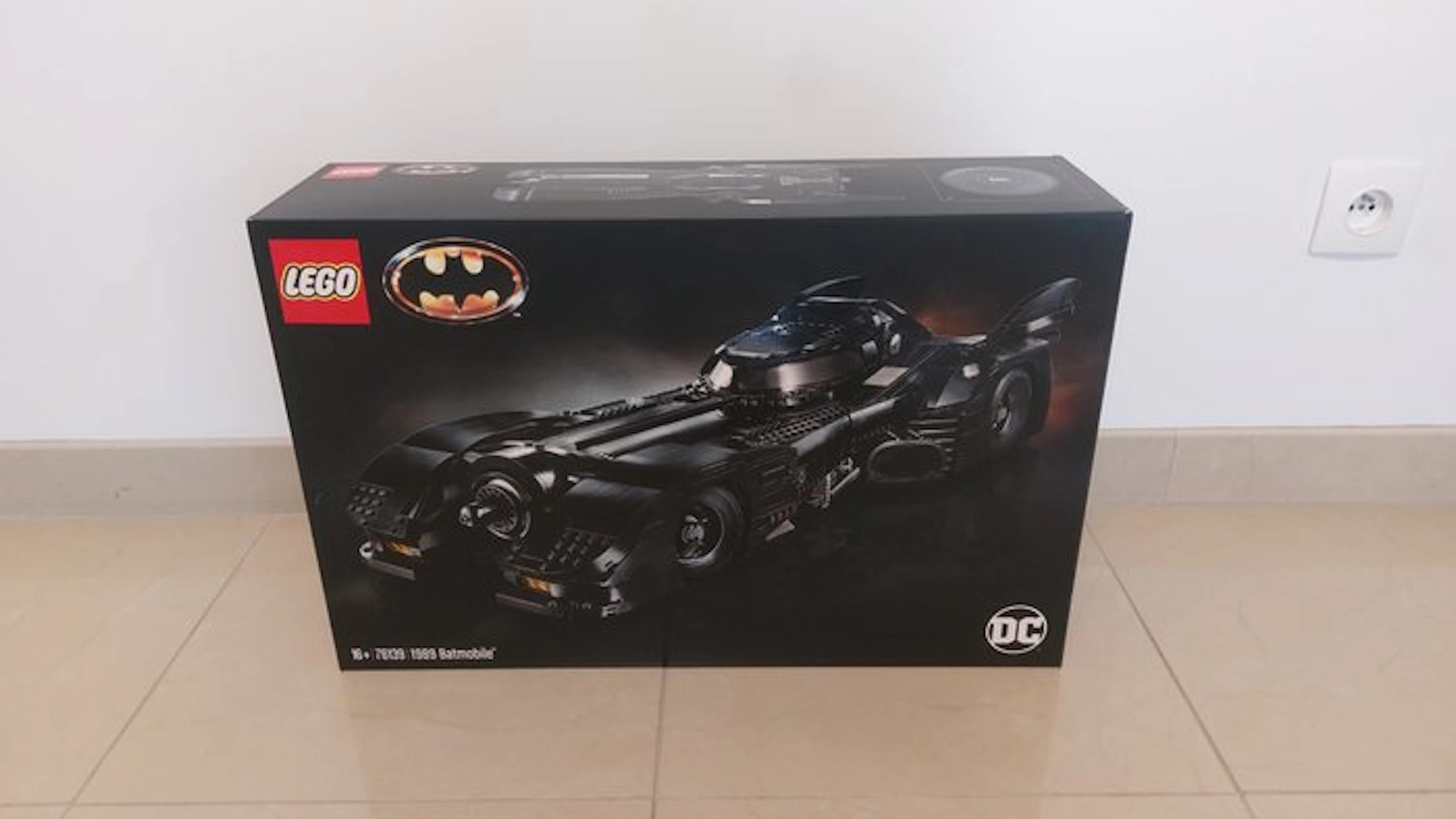 LEGO Set - 76139 - DC Comics - Batmobile 1989