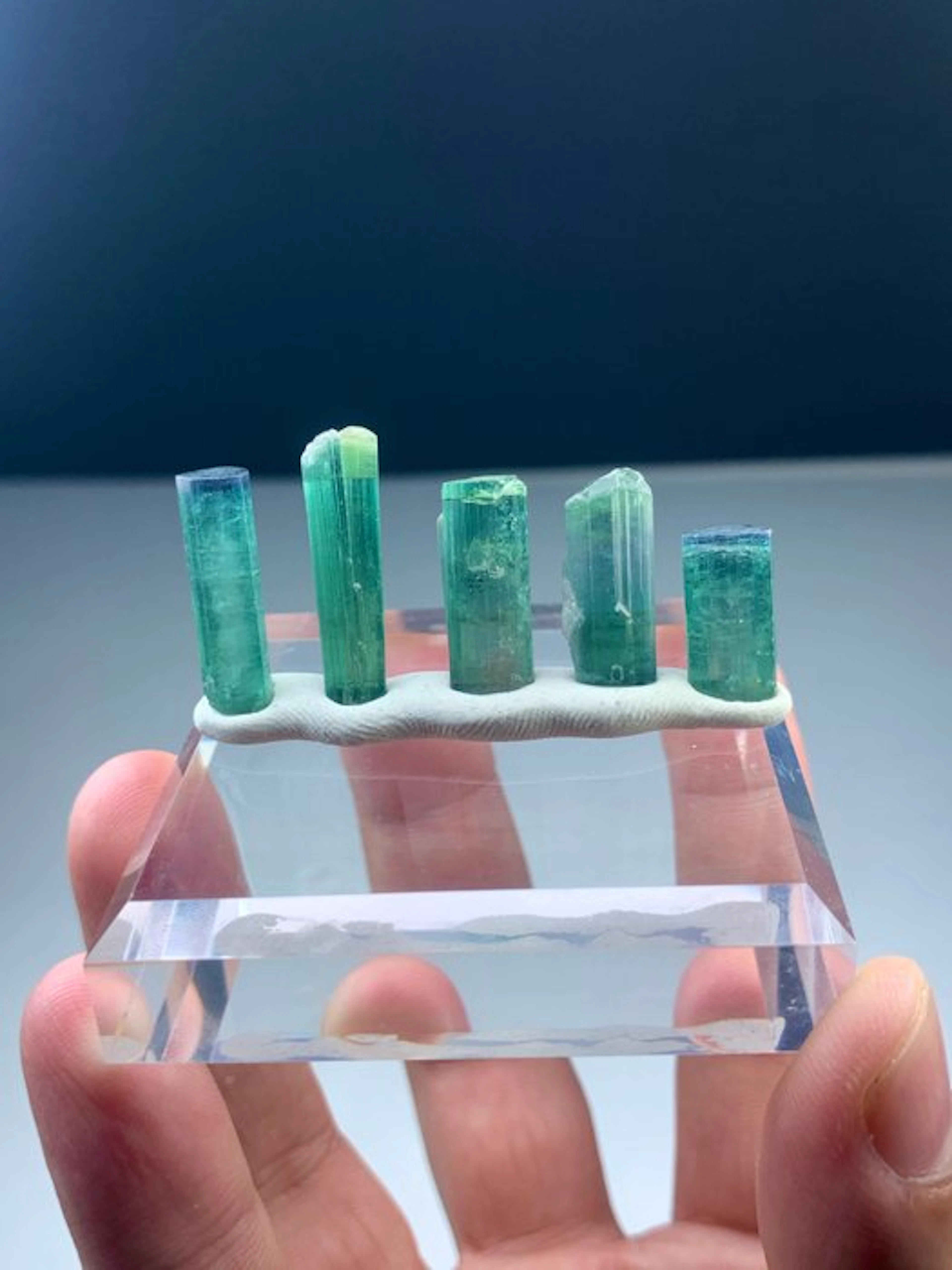 Blue tourmaline Crystals - Height: 25 mm - Width: 5 mm- 11 g - (1)