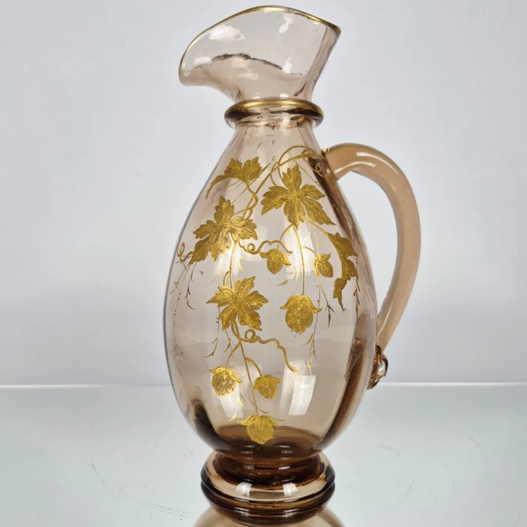 Baccarat (attr.) - Decanter - mouth-blown glass - Humulus lupulus, 1900s