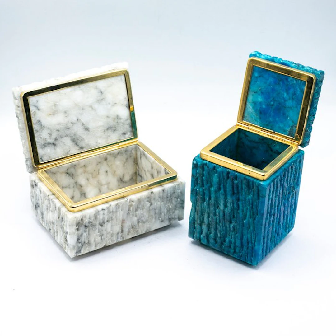 Box (2) - 2 jewelry boxes with hinged lids - carved natural alabaster