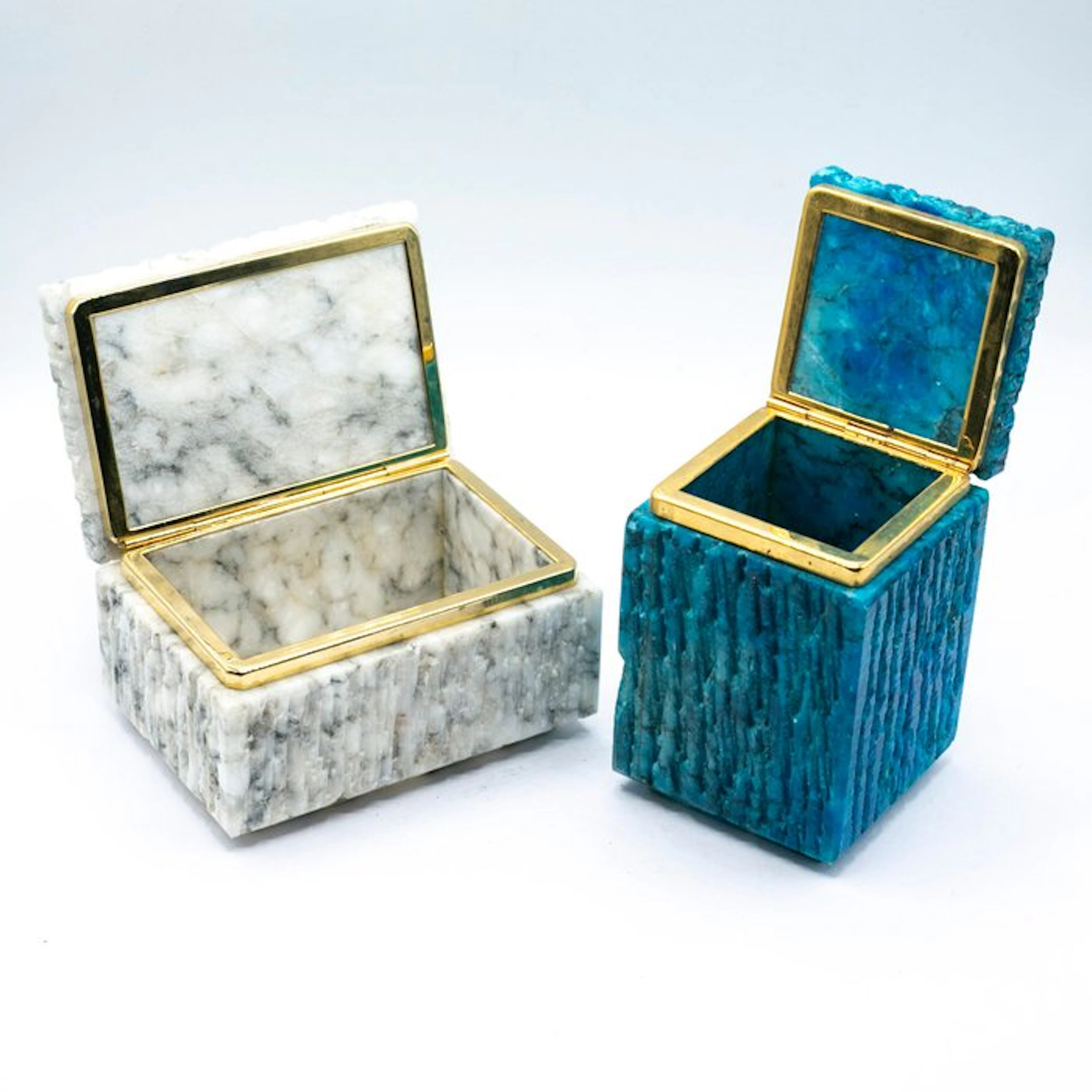 Box (2) - 2 jewelry boxes with hinged lids - carved natural alabaster