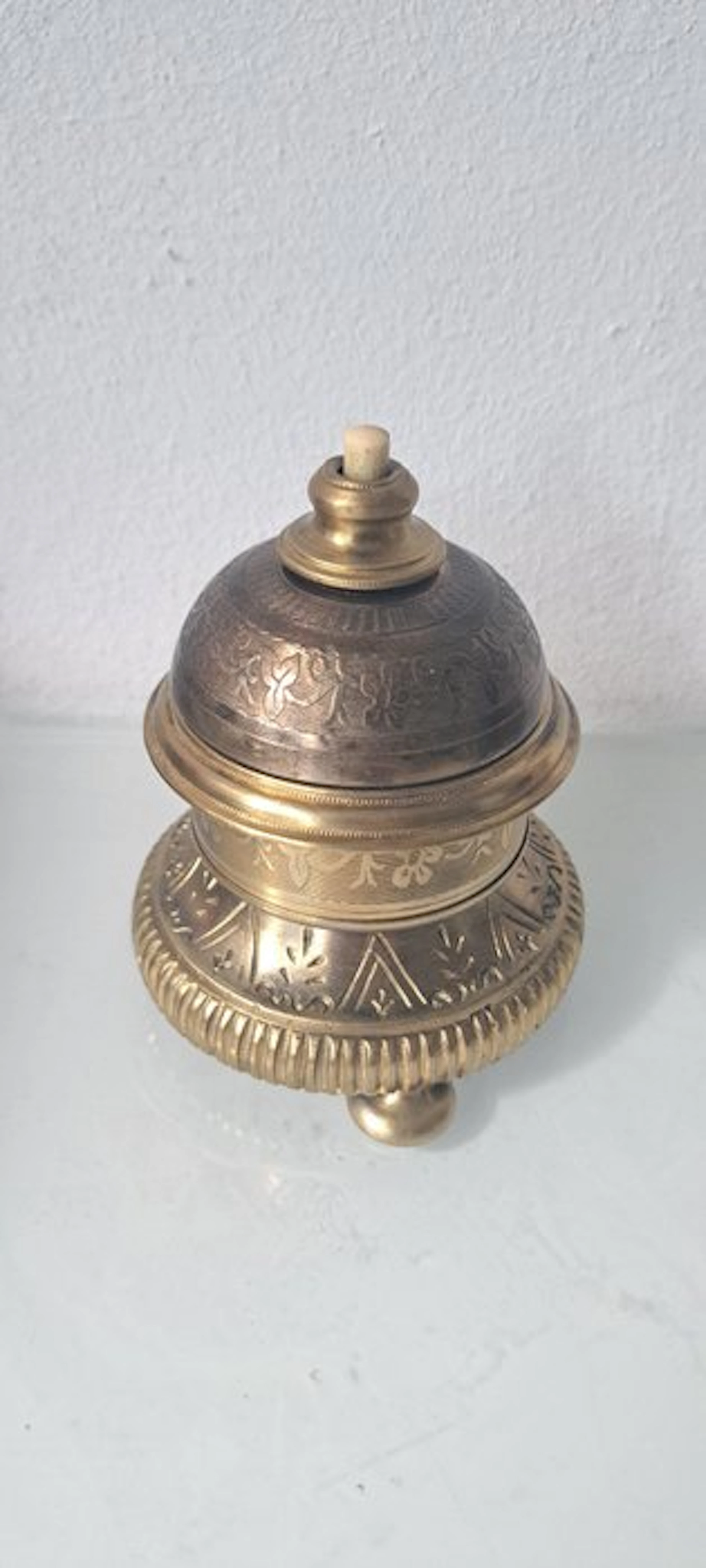Call bell - J. Pegand Paris - arousable - France - table-reception bell