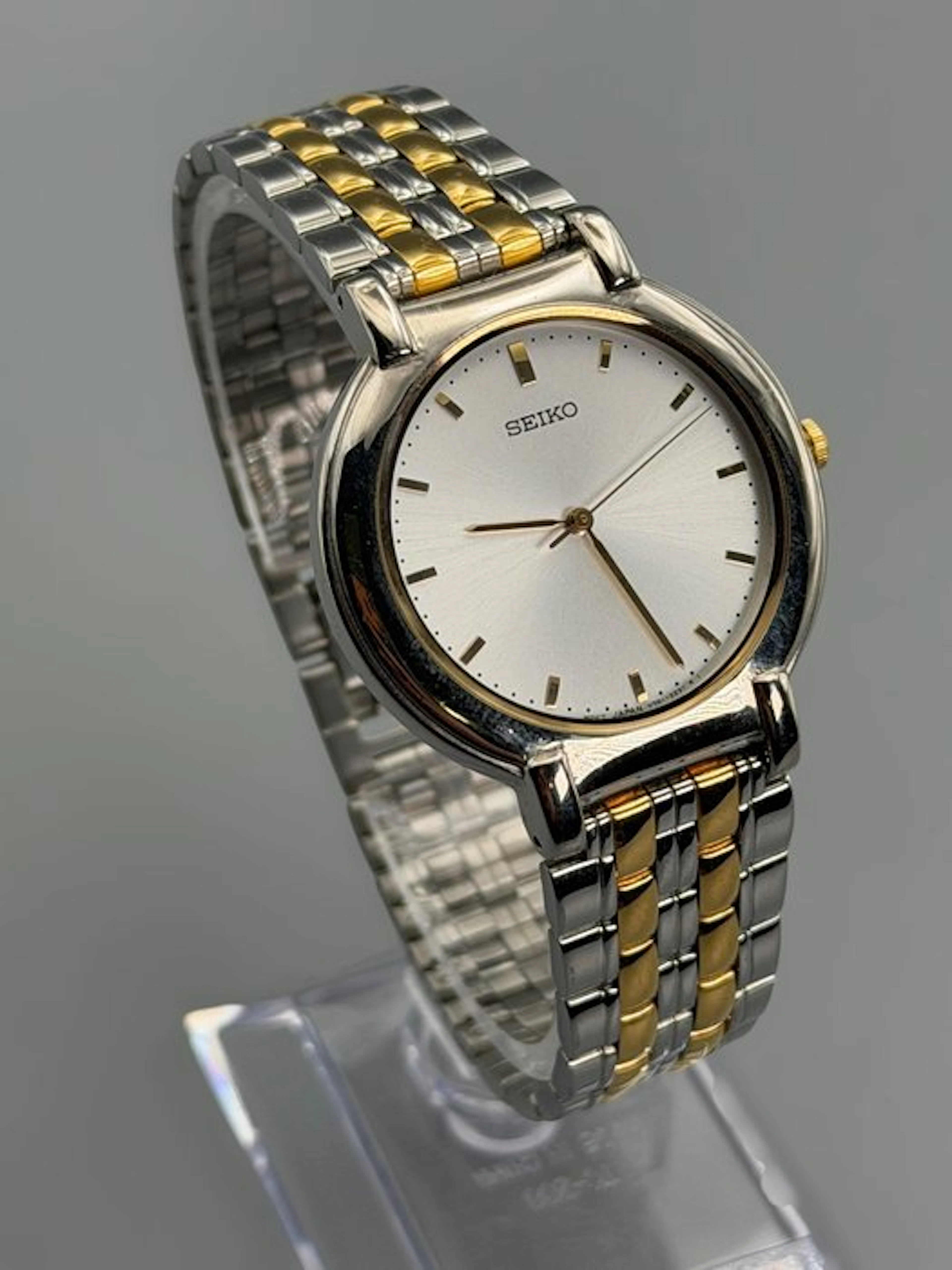 Seiko - V701-1771 – Flat Dress Watch – Two Tone – Made in...