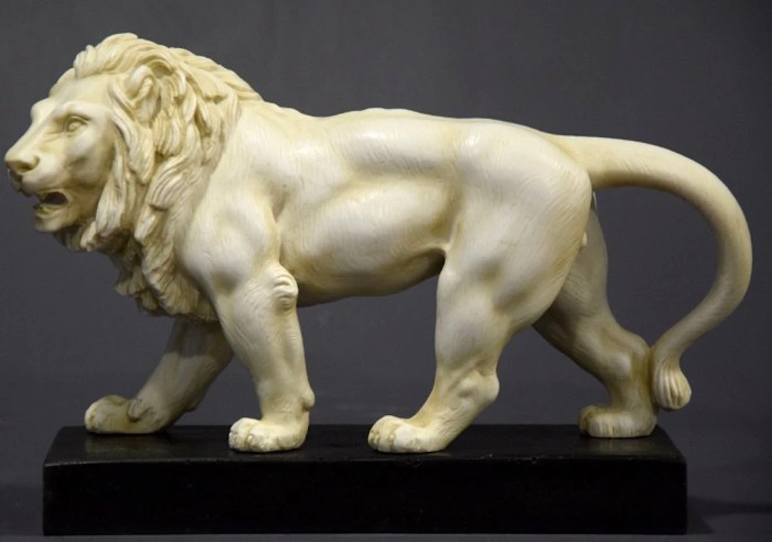 Figure - Leone - Hand-carved marble